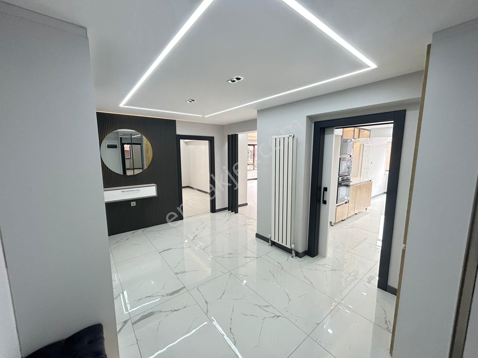 Taner'den Dikmen Cad. Yakını 3+1 Asansörlü Garajlı Süper Lüks Orta Kat Manzaralı - Görsel 11