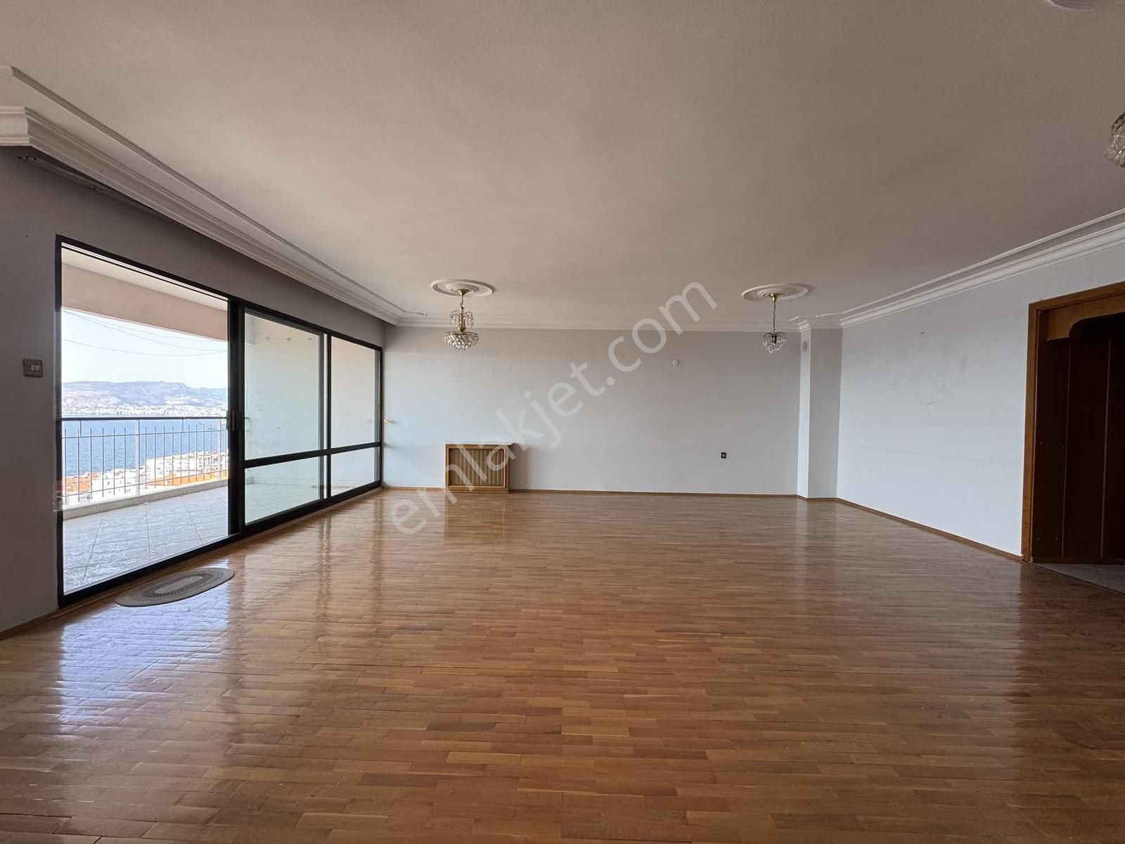 Bürmen'den Panoramik Deniz Manzaralı Cadde Üstü Otoparklı Daire - Görsel 34