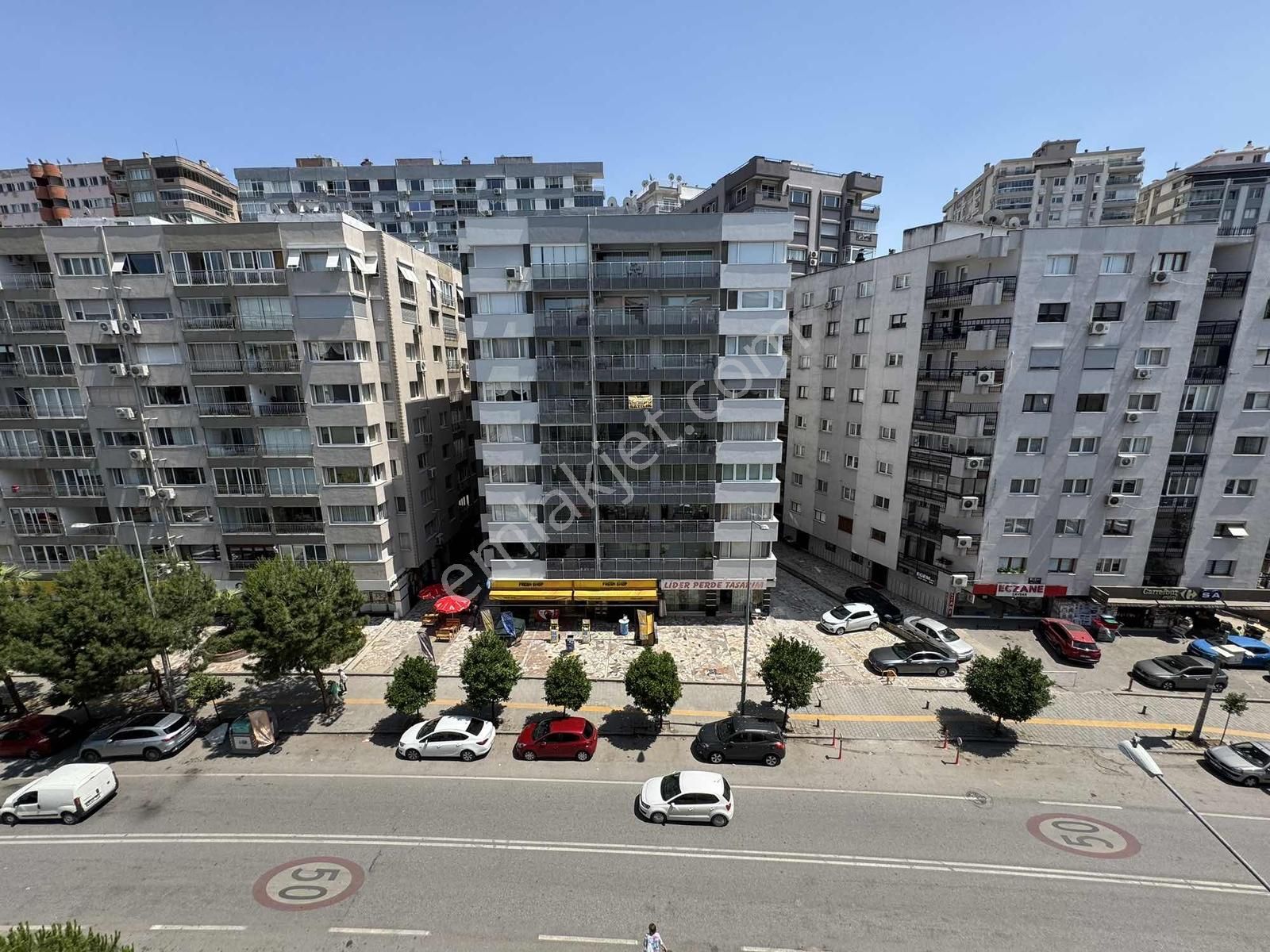 Bürmen'den Panoramik Deniz Manzaralı Cadde Üstü Otoparklı Daire - Görsel 2