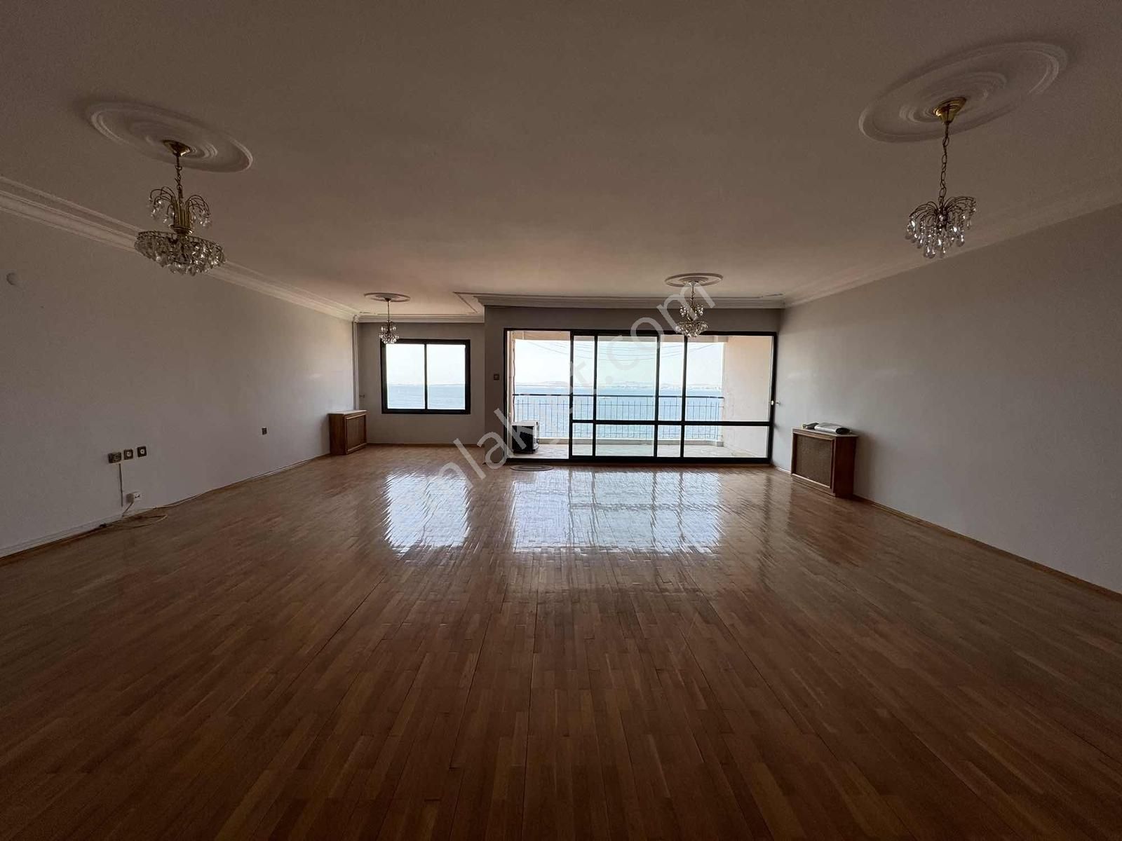 Bürmen'den Panoramik Deniz Manzaralı Cadde Üstü Otoparklı Daire - Görsel 23