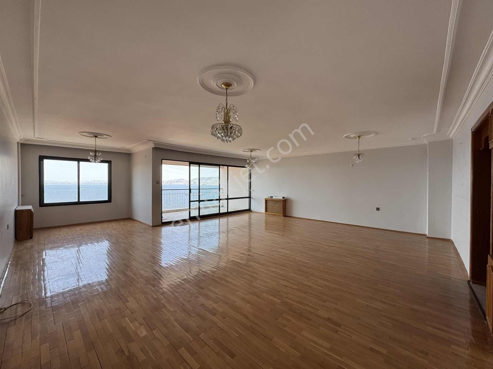 Bürmen'den Panoramik Deniz Manzaralı Cadde Üstü Otoparklı Daire - Görsel 28