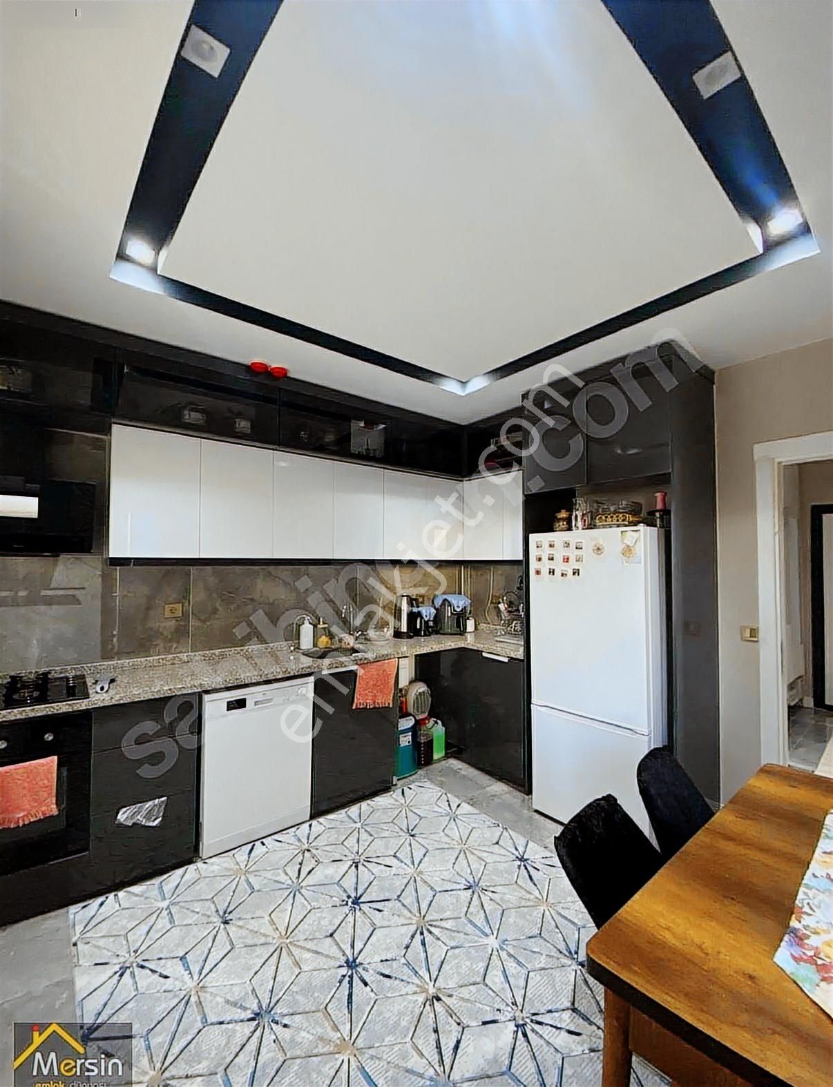 Kargıpınarında Bağımsız Mutfak Satılık 2+1