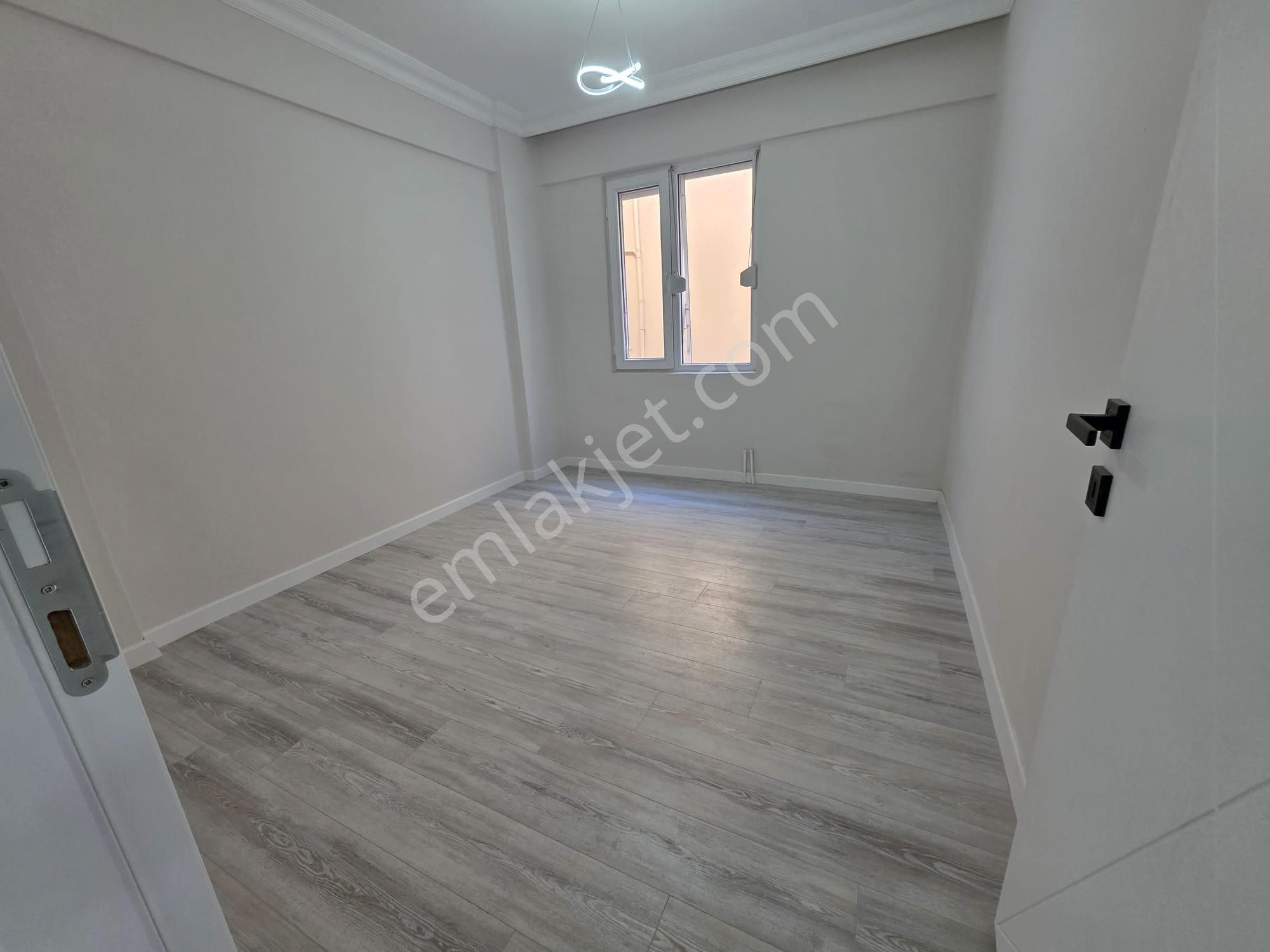 Irmaksudan Akçay Cuma Pazarı İçinde Ara Kat 2+1 Hesaplı Daire - Görsel 18