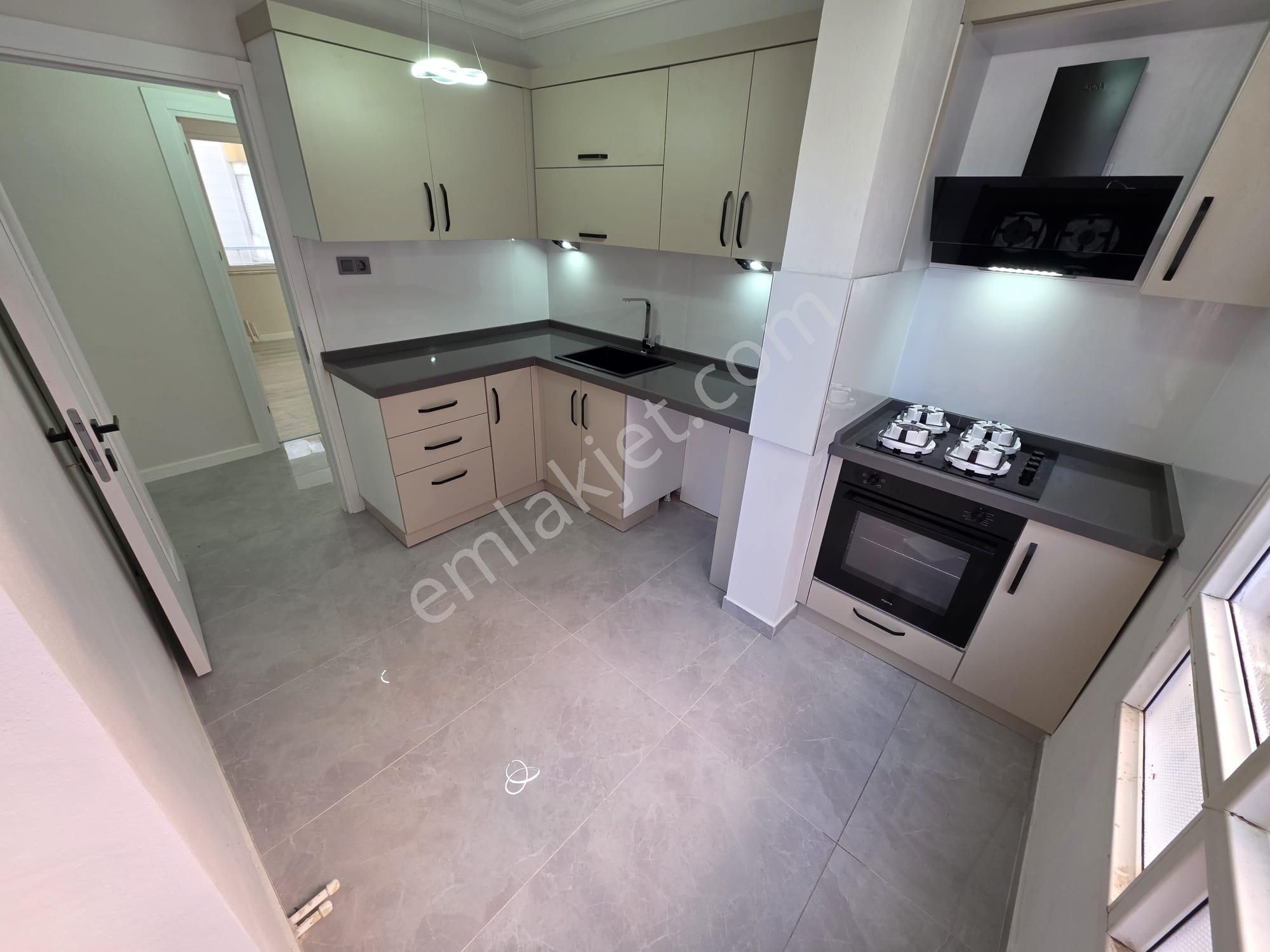 Irmaksudan Akçay Cuma Pazarı İçinde Ara Kat 2+1 Hesaplı Daire