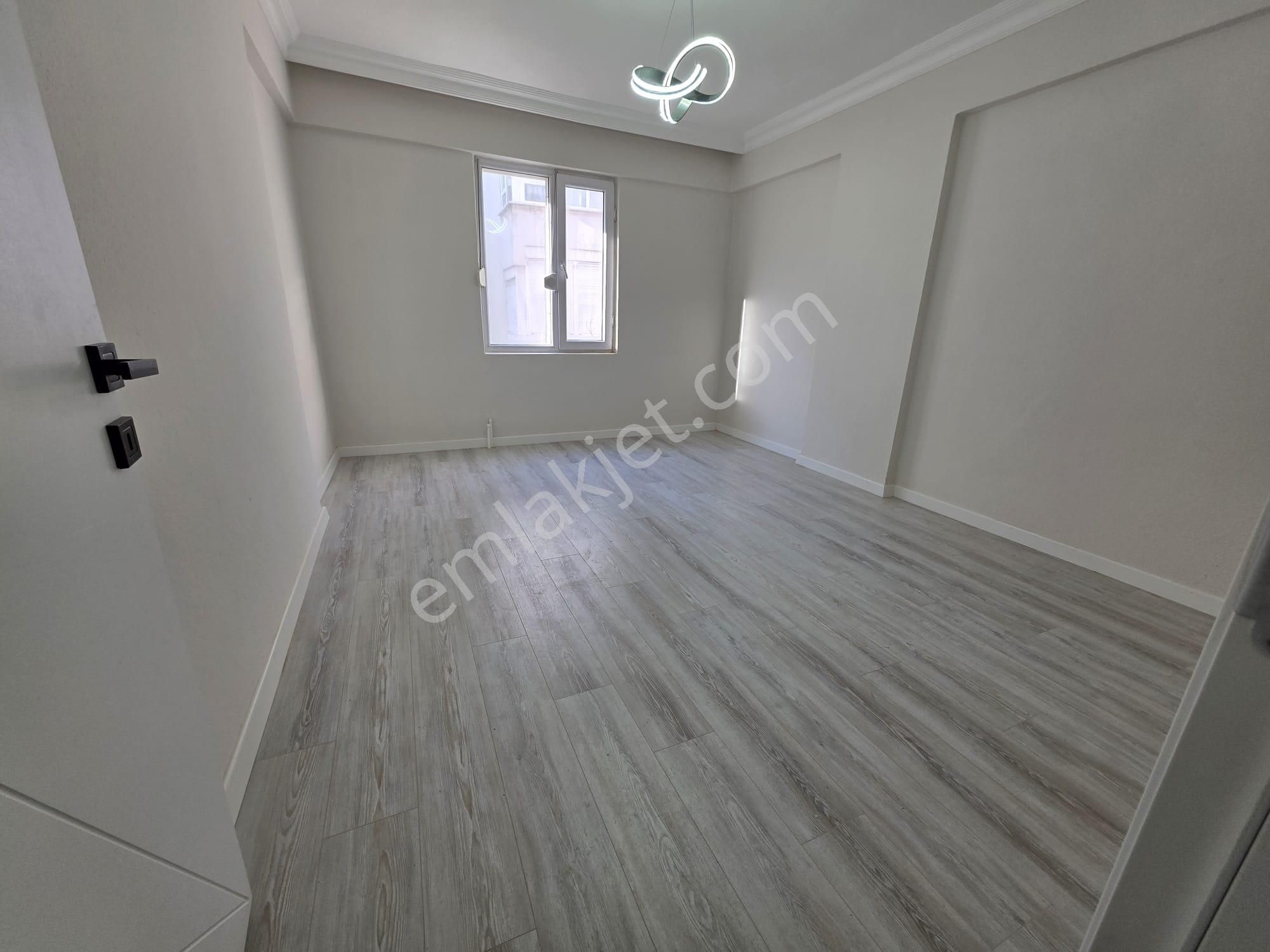 Irmaksudan Akçay Cuma Pazarı İçinde Ara Kat 2+1 Hesaplı Daire - Görsel 14