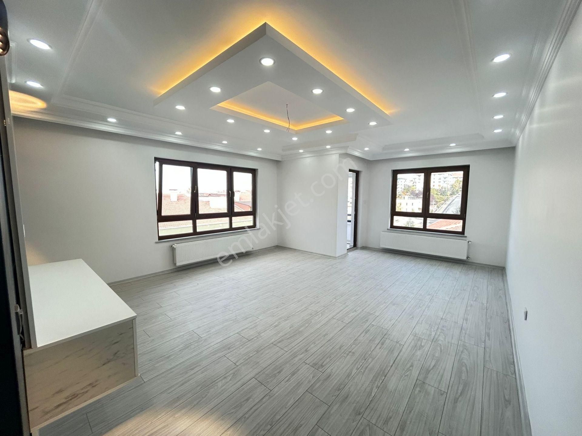 Taner'den Öveçler'de 5+1 Asansörlü Teraslı 240m2 Süper Lüks Dubleks - Görsel 24