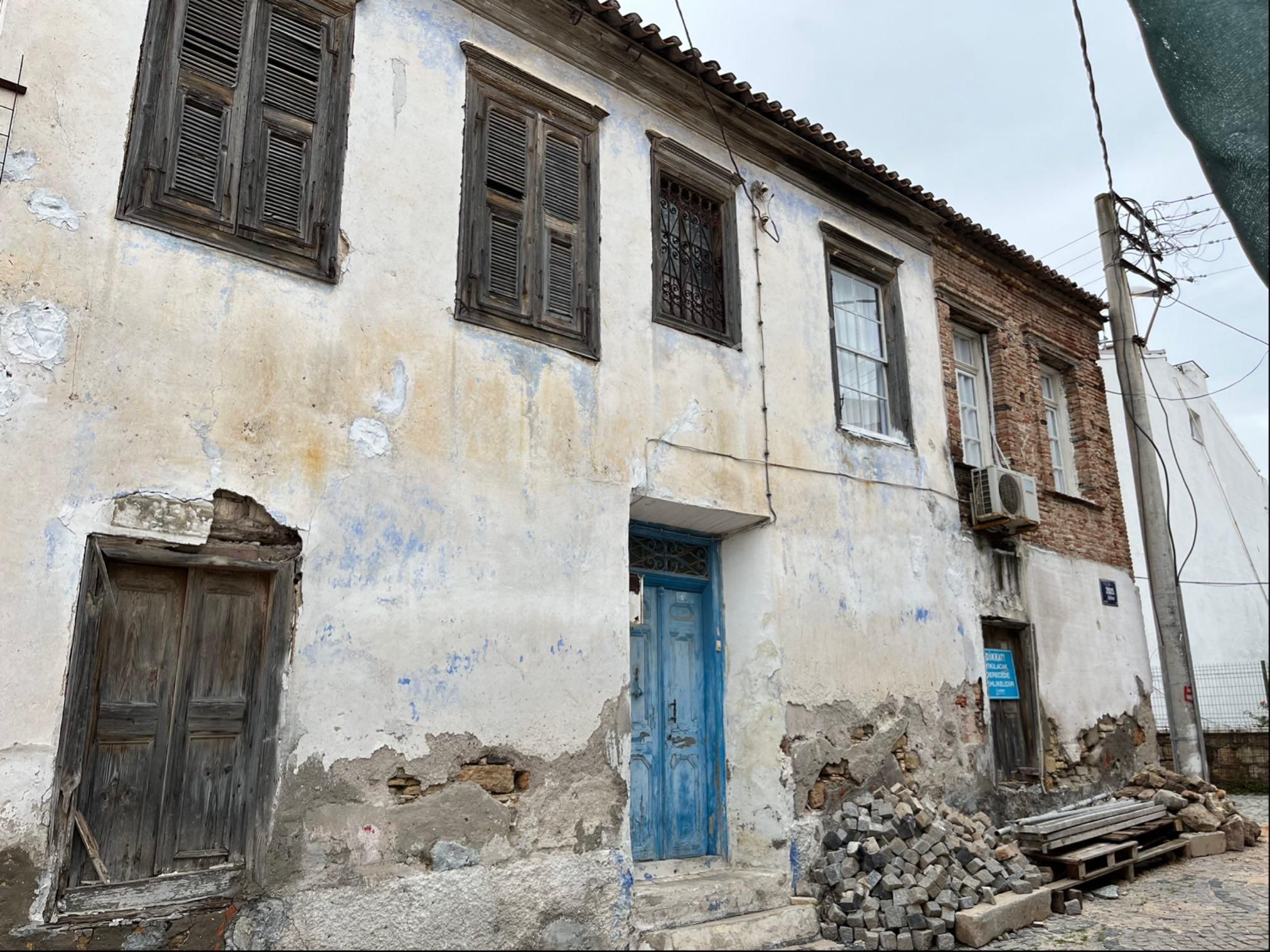 Çeşme İnönü’de Muhteşem 11 Odalı Bina - Görsel 6