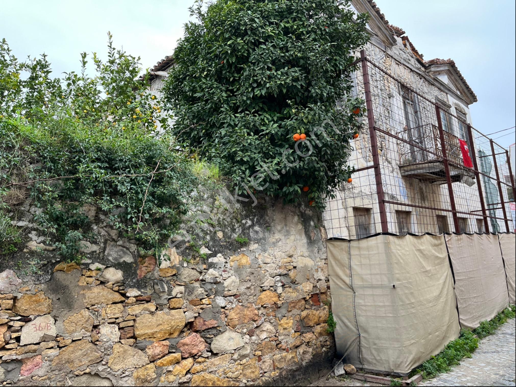 Çeşme İnönü’de Muhteşem 11 Odalı Bina - Görsel 10