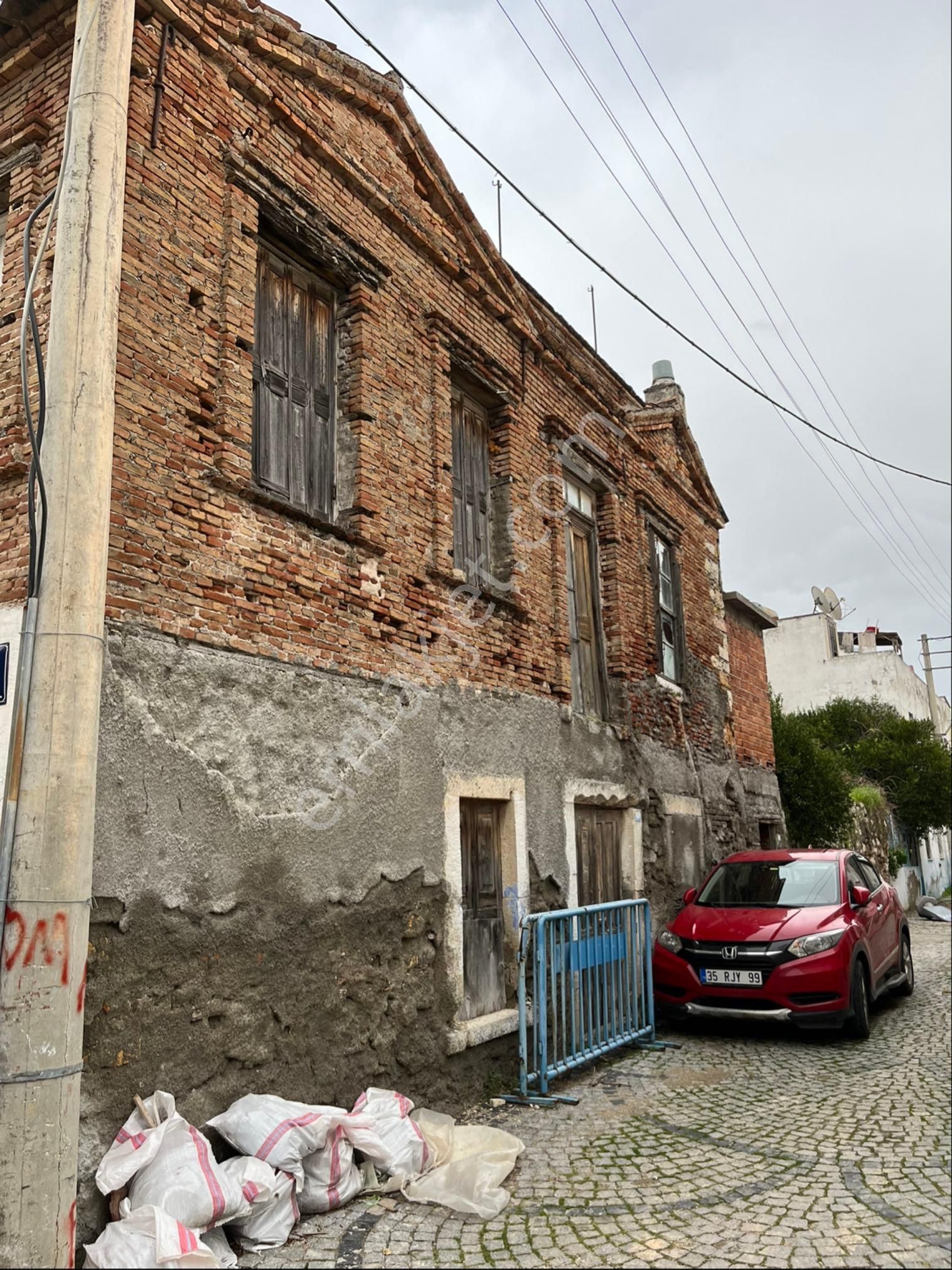 Çeşme İnönü’de Muhteşem 11 Odalı Bina - Görsel 8