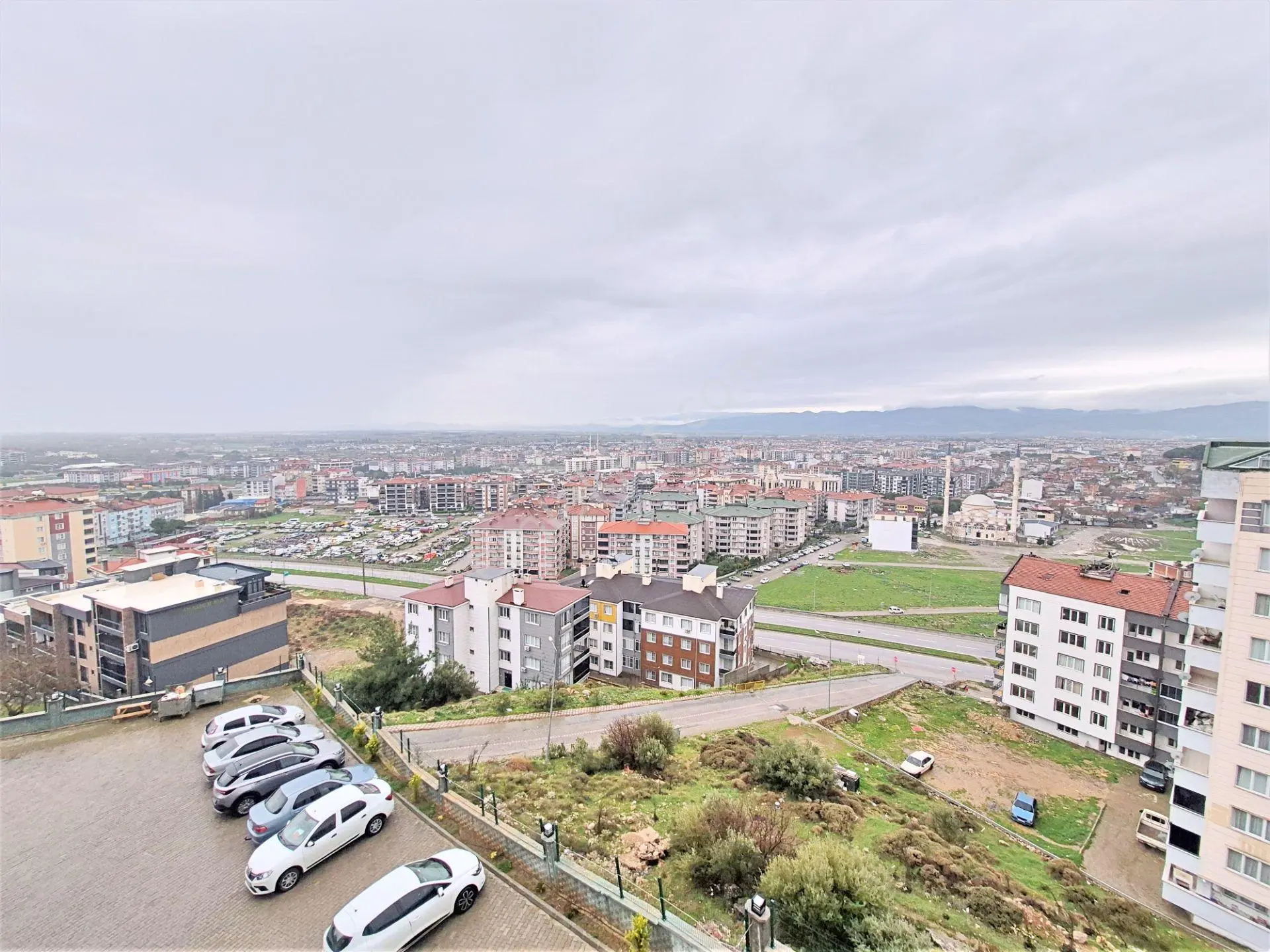 🌀gültaş Emlaktan Edremitte Satılık 3+1 Ebeveyn Banyolu Asansörlü Daire