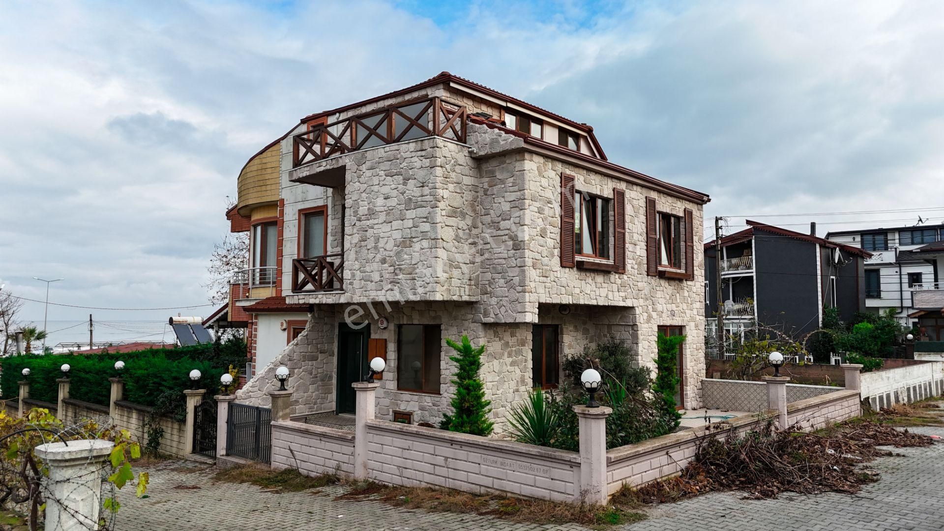 Sakarya Kocaali'de Denize Sıfır Eşsiz 3+1 Modern Villa