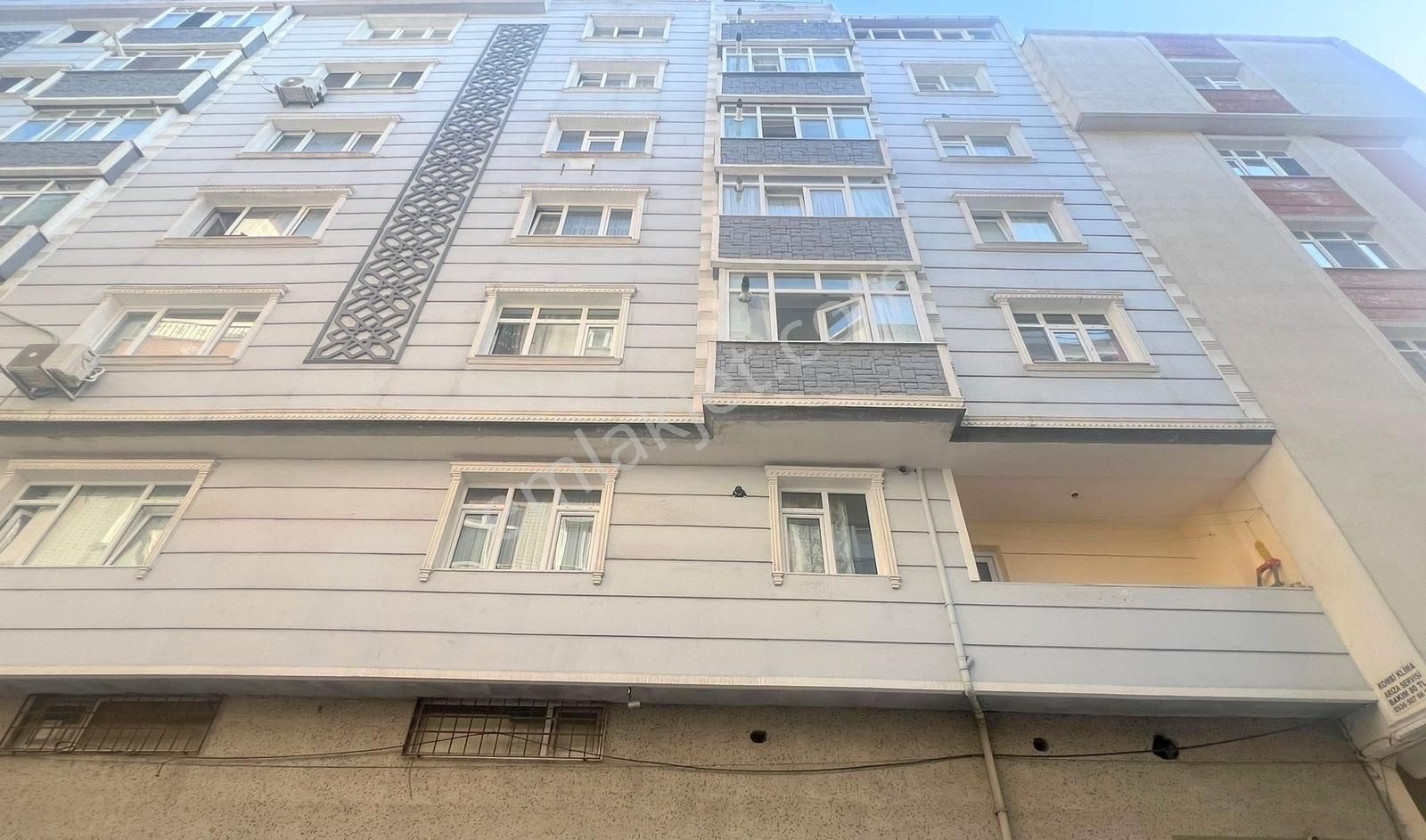 İsa Gayrimenkulden Safa Hastanesi Yakını Full Eşyalı Kiralık 3+1
