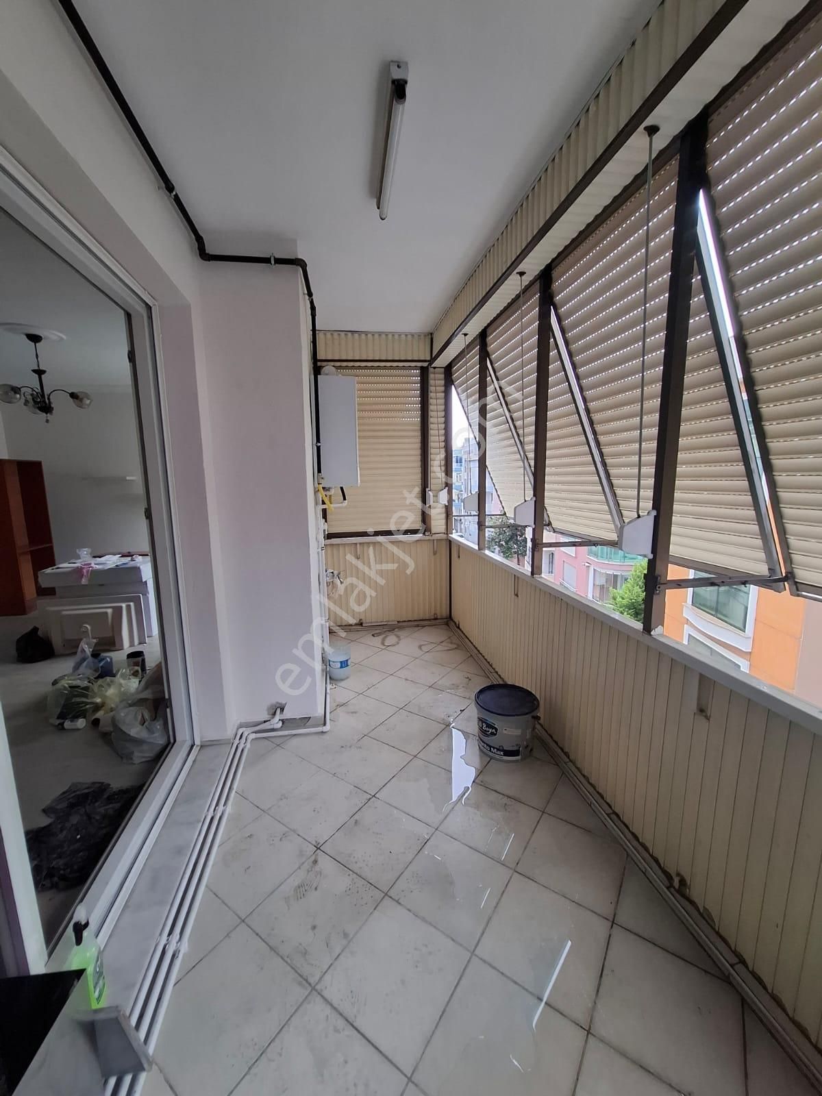 Balçova Eğitim Mah. Metro Yakını D. Gazlı Kiralık 3+1 Daire - Görsel 2