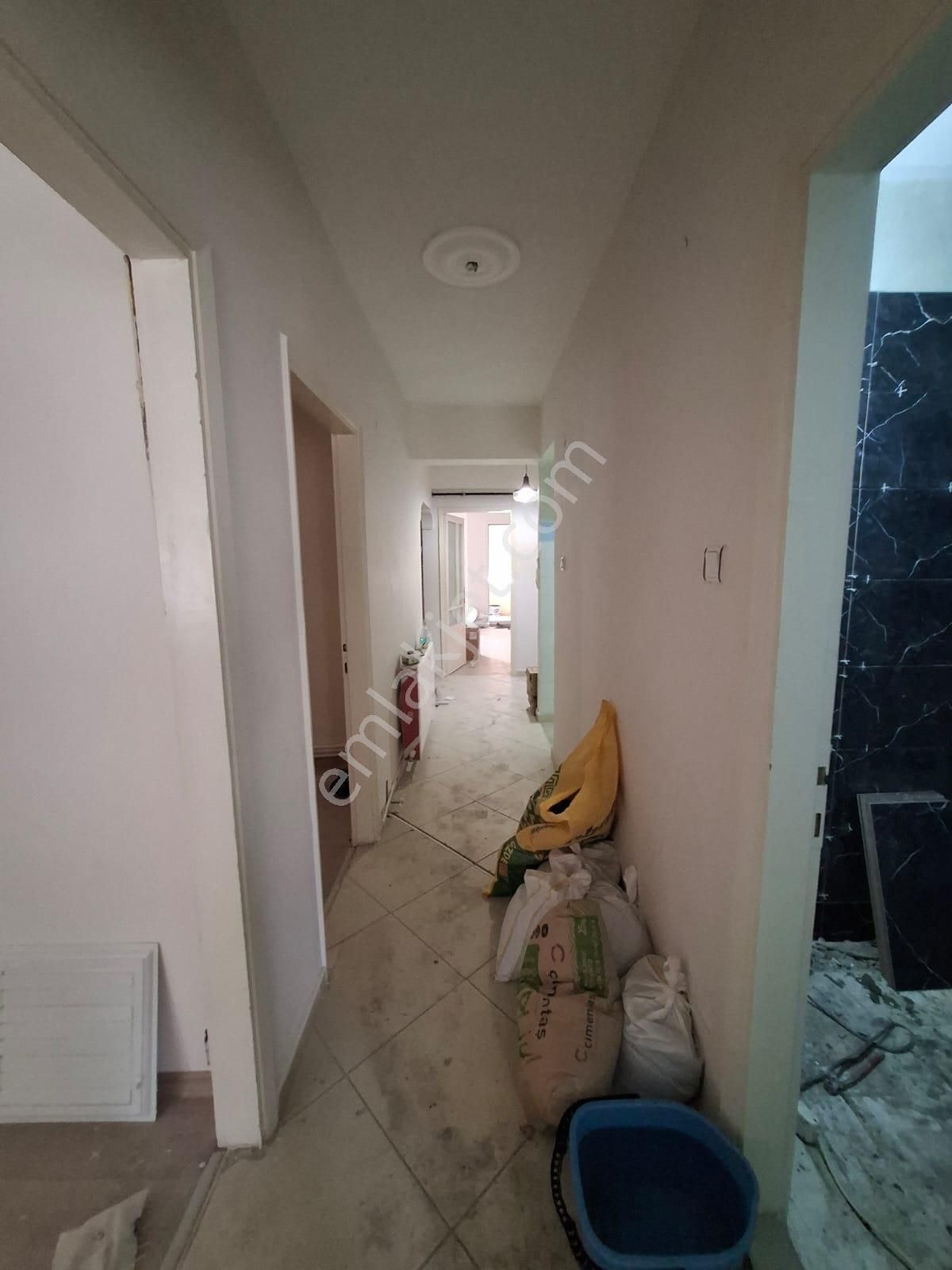Balçova Eğitim Mah. Metro Yakını D. Gazlı Kiralık 3+1 Daire - Görsel 8