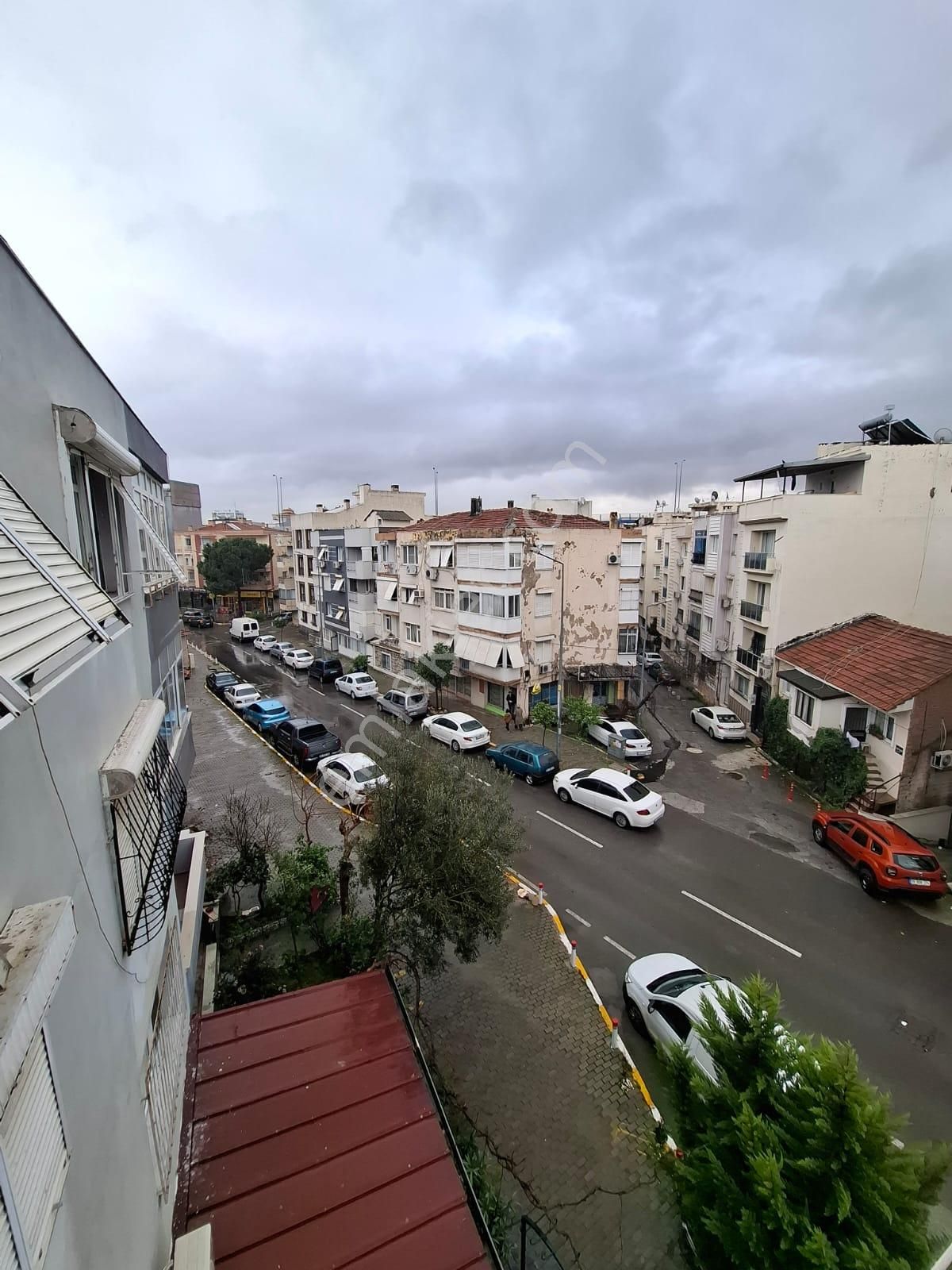 Balçova Eğitim Mah. Metro Yakını D. Gazlı Kiralık 3+1 Daire - Görsel 15