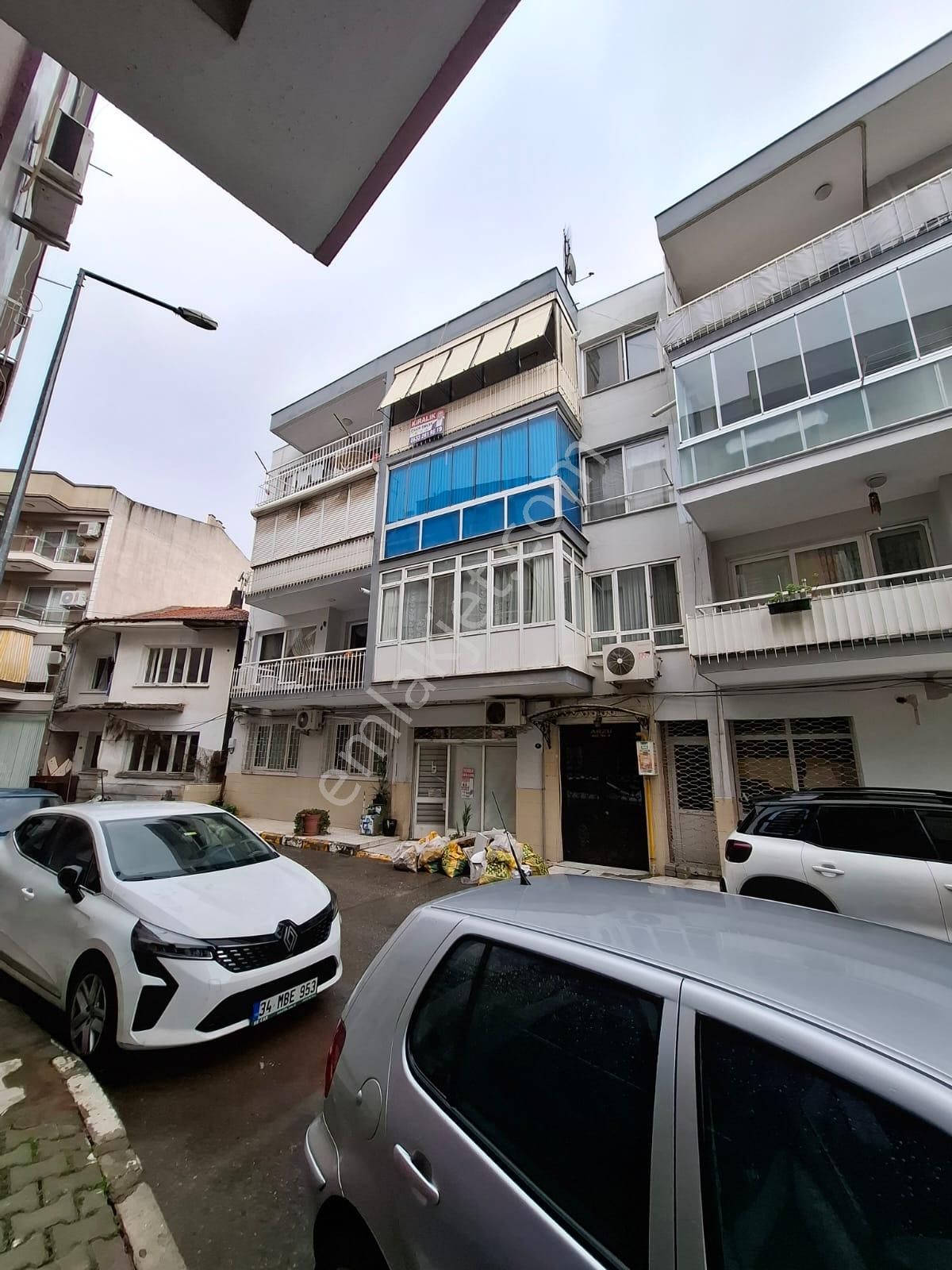 Balçova Eğitim Mah. Metro Yakını D. Gazlı Kiralık 3+1 Daire - Görsel 13