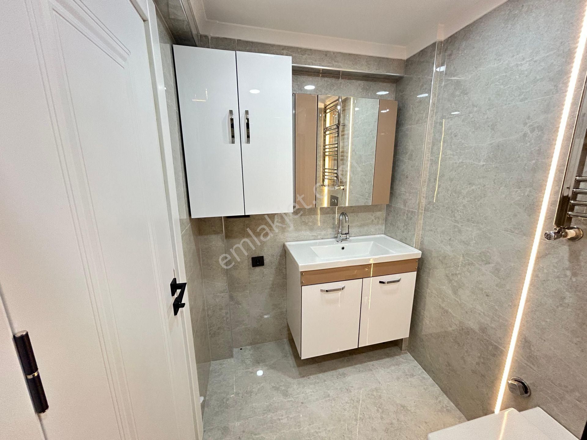 Taner'den Dikmen Nimet Sokak'ta 3+1 Arakatta Balkonlu Lüks Daire - Görsel 21