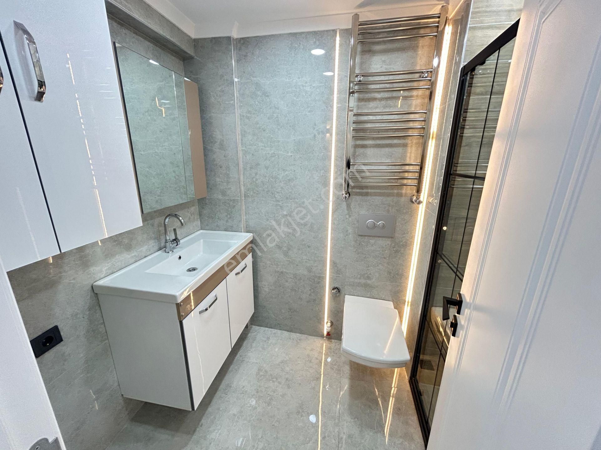 Taner'den Dikmen Nimet Sokak'ta 3+1 Arakatta Balkonlu Lüks Daire - Görsel 23