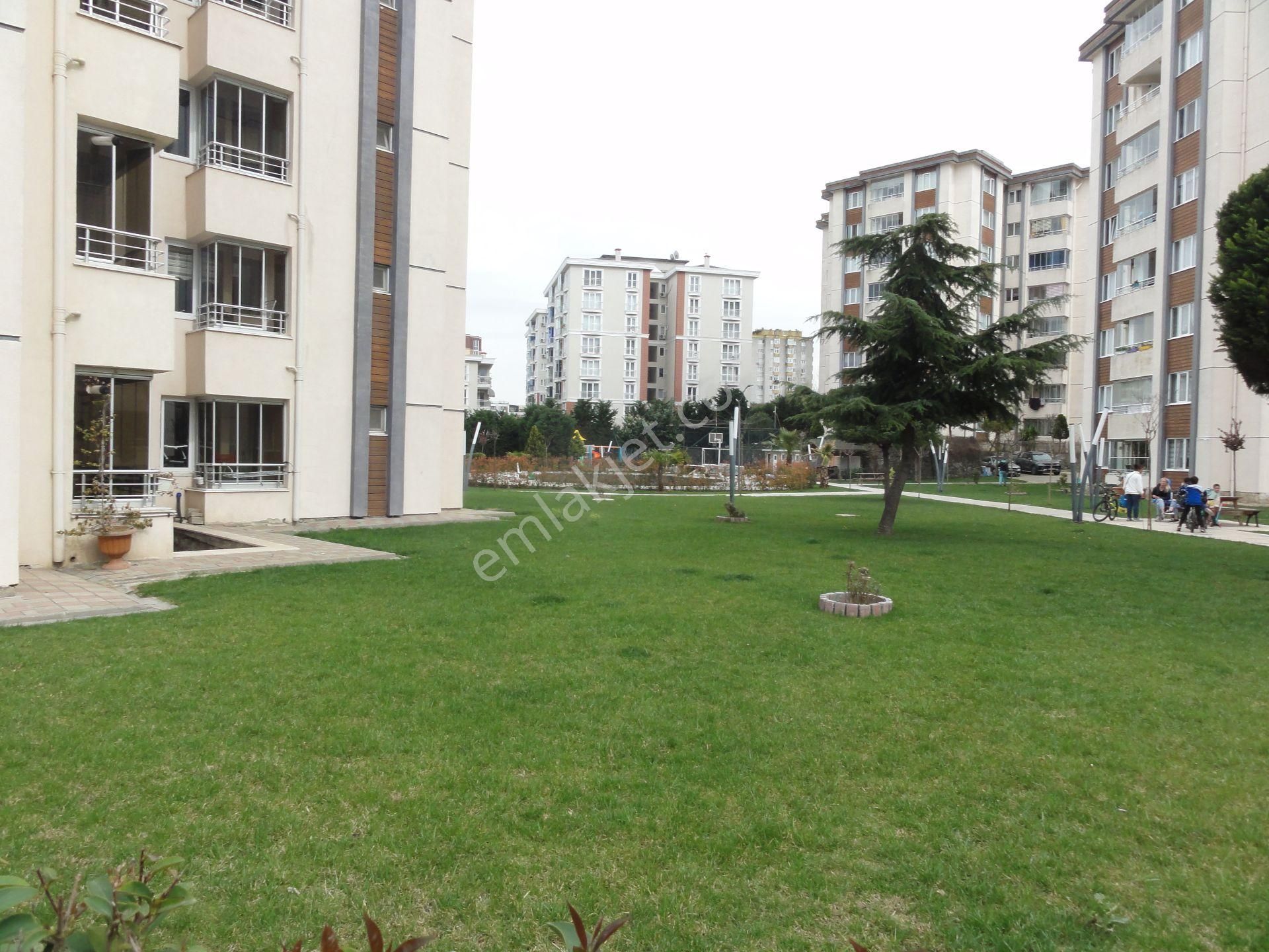 Dora'dan Gökçeren Sitesinde 2+1 Kullanışlı Daire