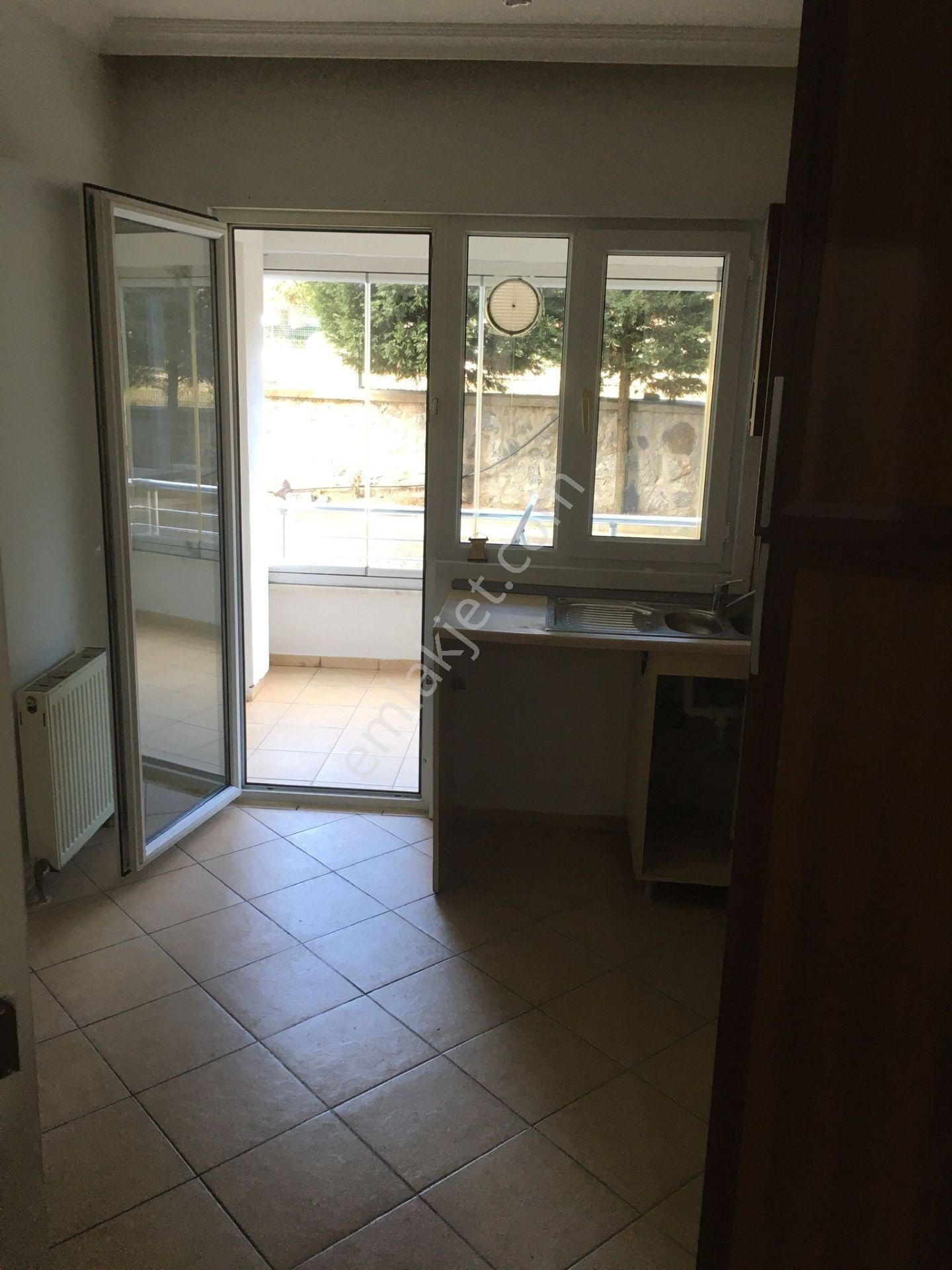 Dora'dan Gökçeren Sitesinde 2+1 Kullanışlı Daire - Görsel 2
