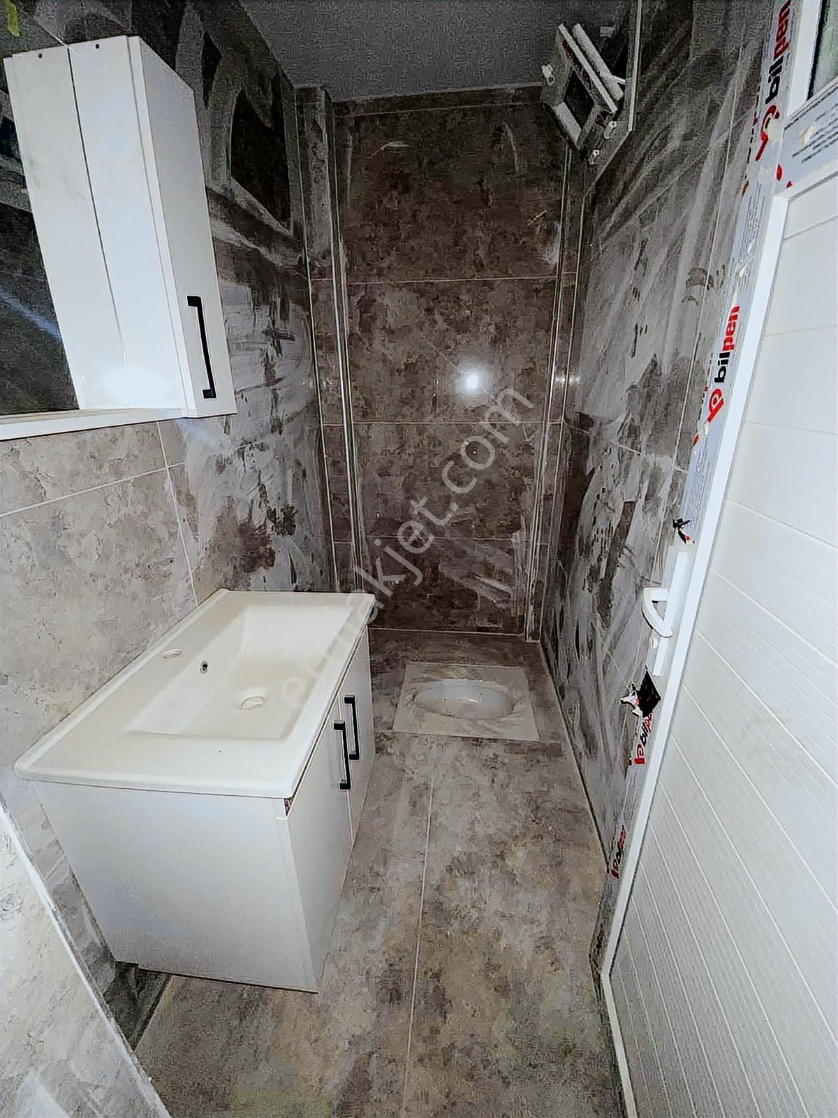 Fevzipaşa Mahallesin De Sıfır Modern 2+1 2 Katlı Müstakil Ev - Görsel 14