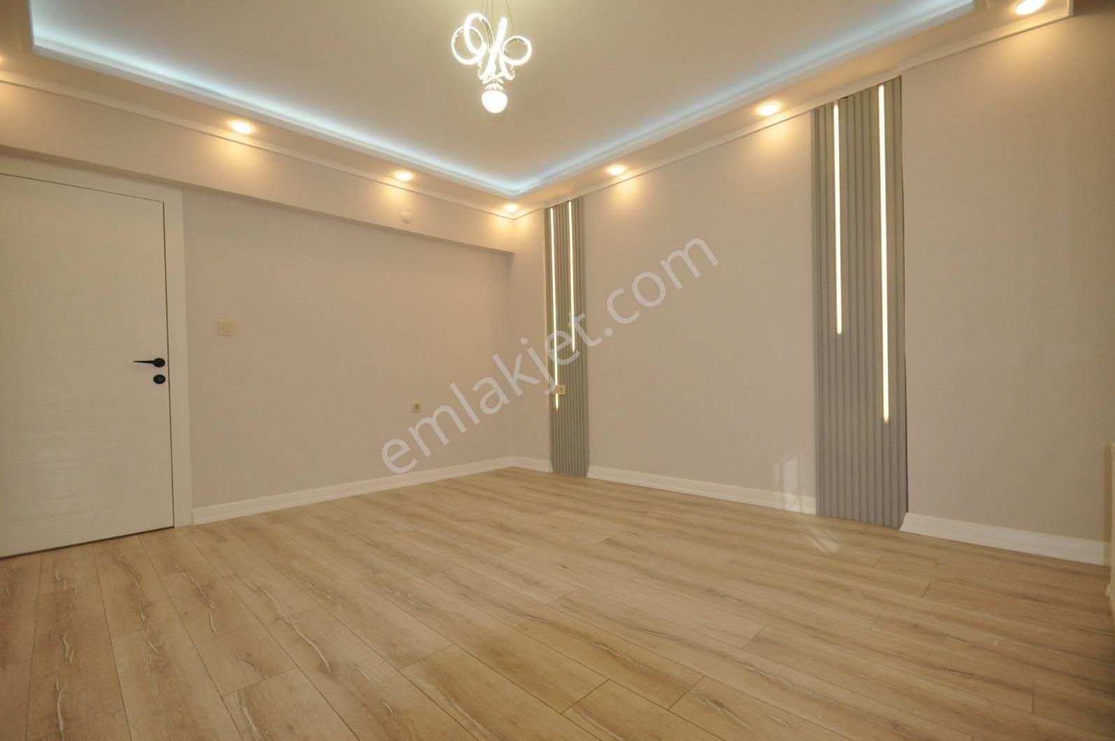 Taner'den Dikmen Sokullu'da 3+1+kiler Süper Lüks Giriş Kat - Görsel 34