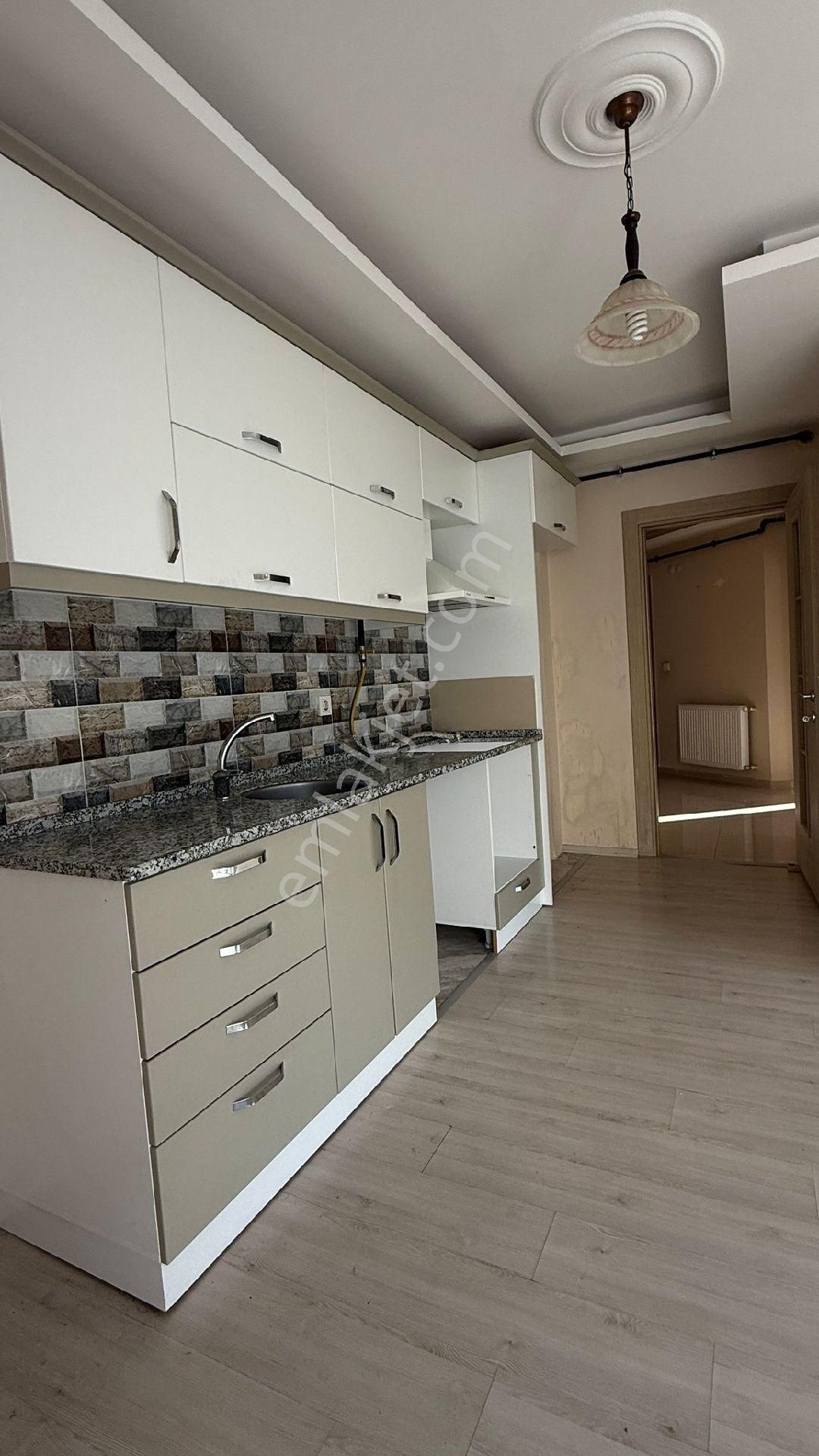 Bozyaka Merkez Yakını Yeni Bina'da 2+1 Açık Mutfaklı Asansörlü Kiralık Daire - Görsel 4