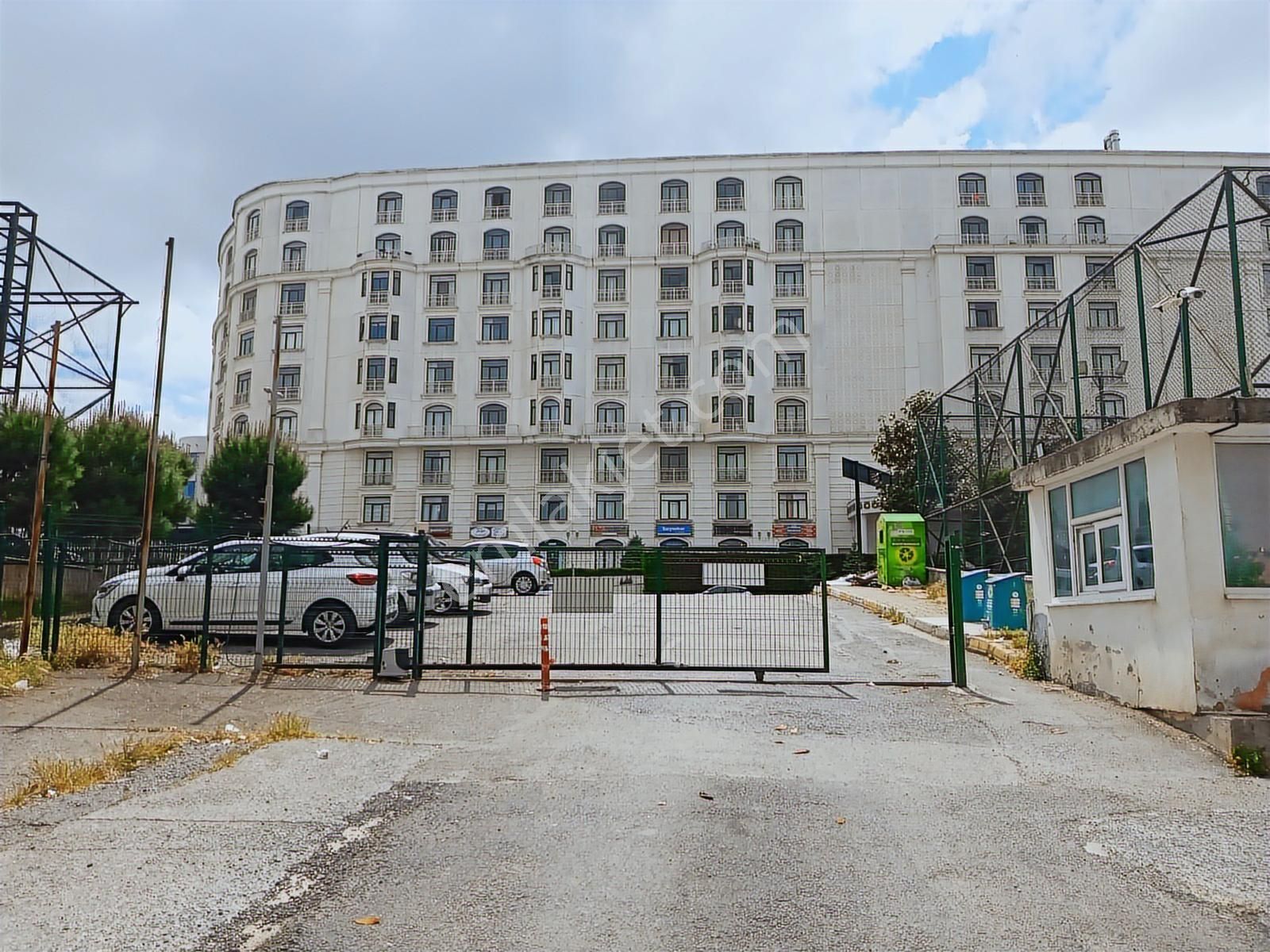 Pendik Yenişehir Mah.de Site İçinde Eşyalı 2+1 Satılık Daire - Görsel 3