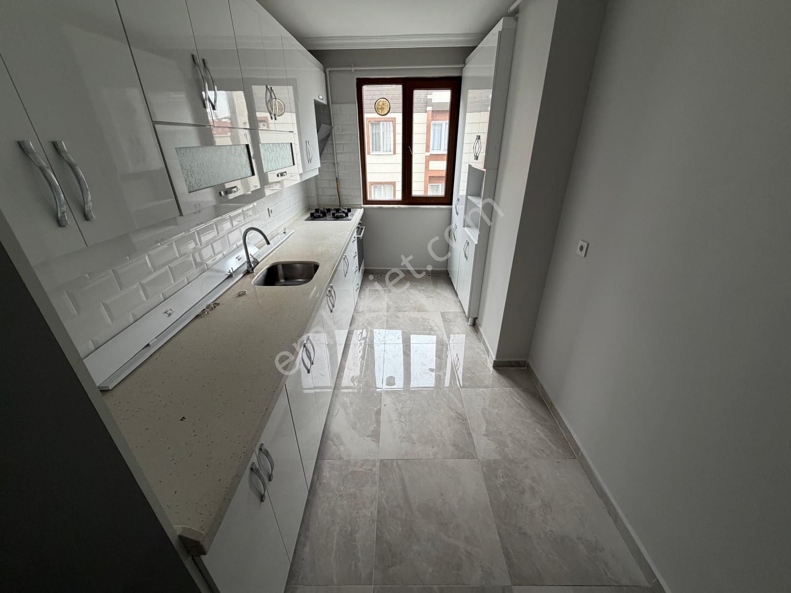 Bahçelievler'de 9 Yıllık Binada K.otoparklı 3+1 Ferah Ara Kat - Görsel 19