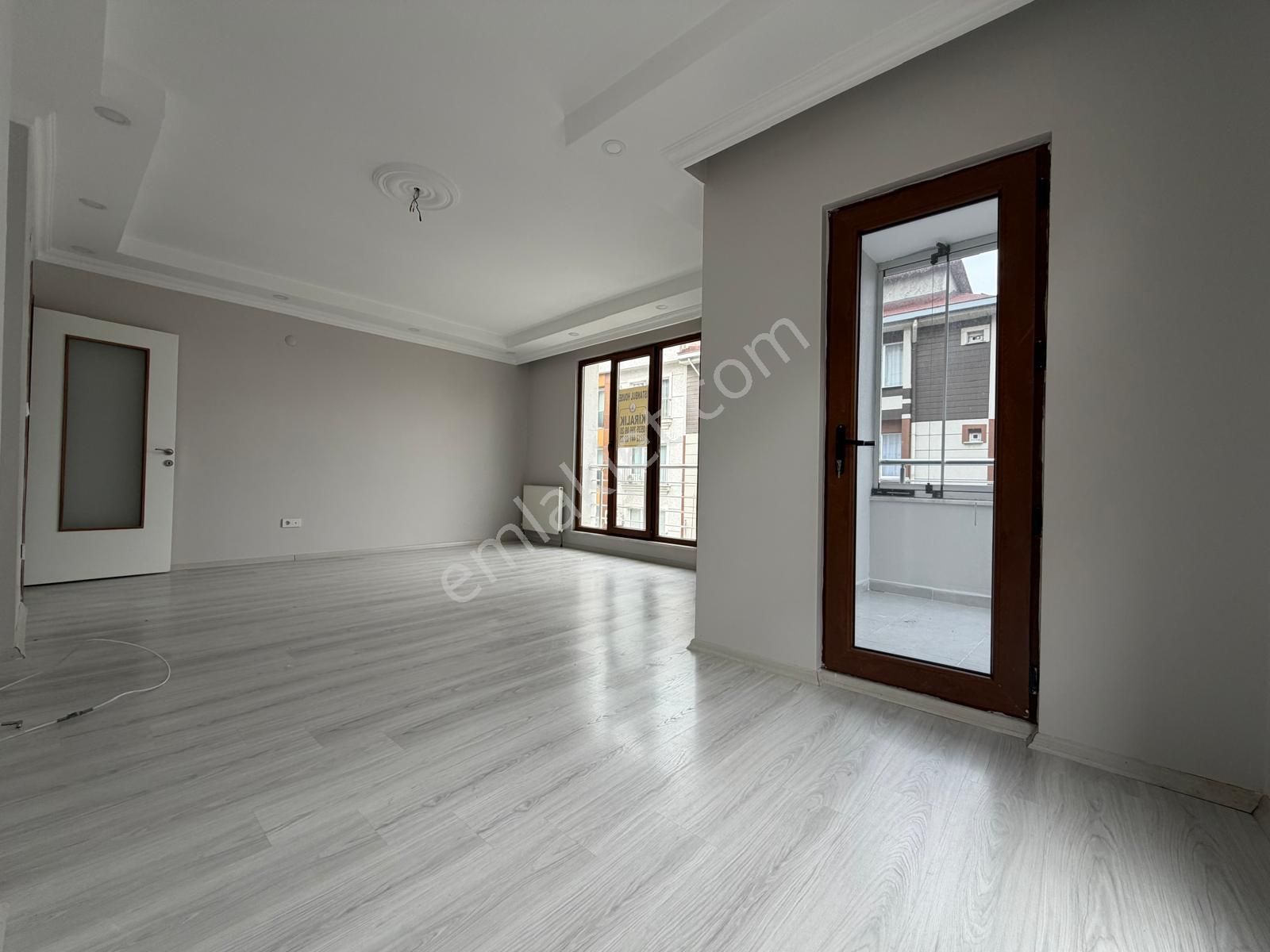 Bahçelievler'de 9 Yıllık Binada K.otoparklı 3+1 Ferah Ara Kat - Görsel 3