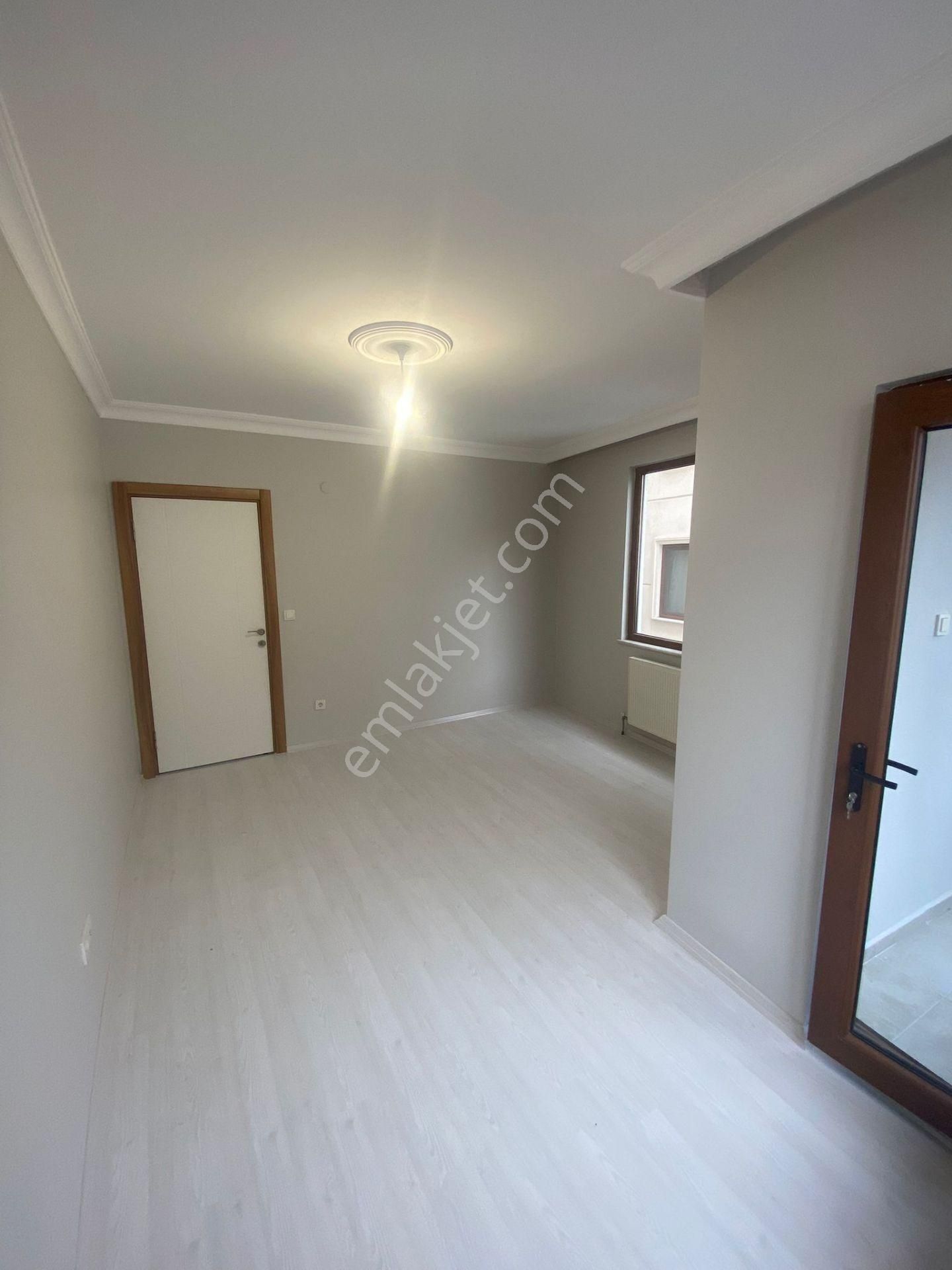 Bahçelievler'de 9 Yıllık Binada K.otoparklı 3+1 Ferah Ara Kat - Görsel 9