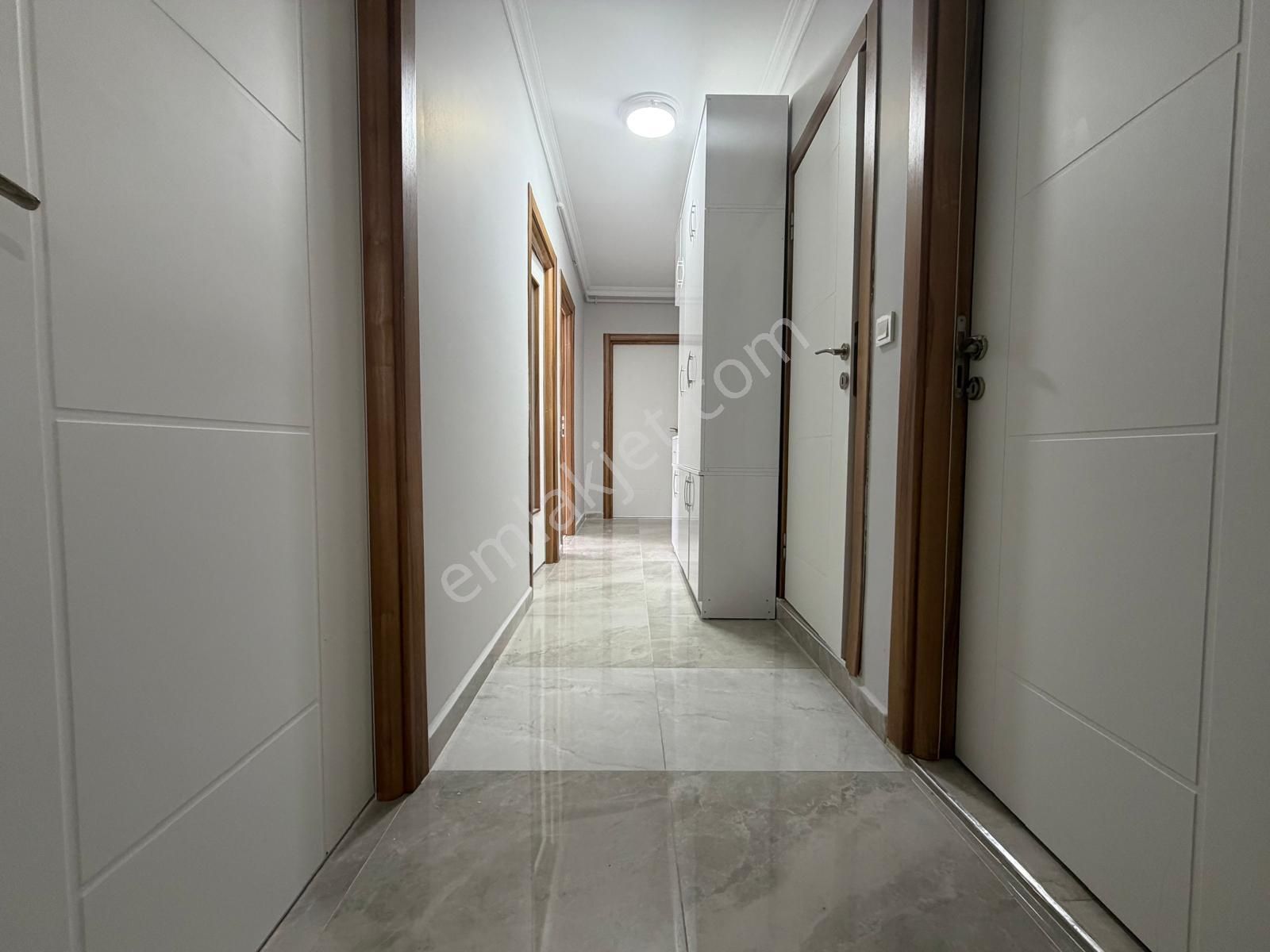 Bahçelievler'de 9 Yıllık Binada K.otoparklı 3+1 Ferah Ara Kat - Görsel 23