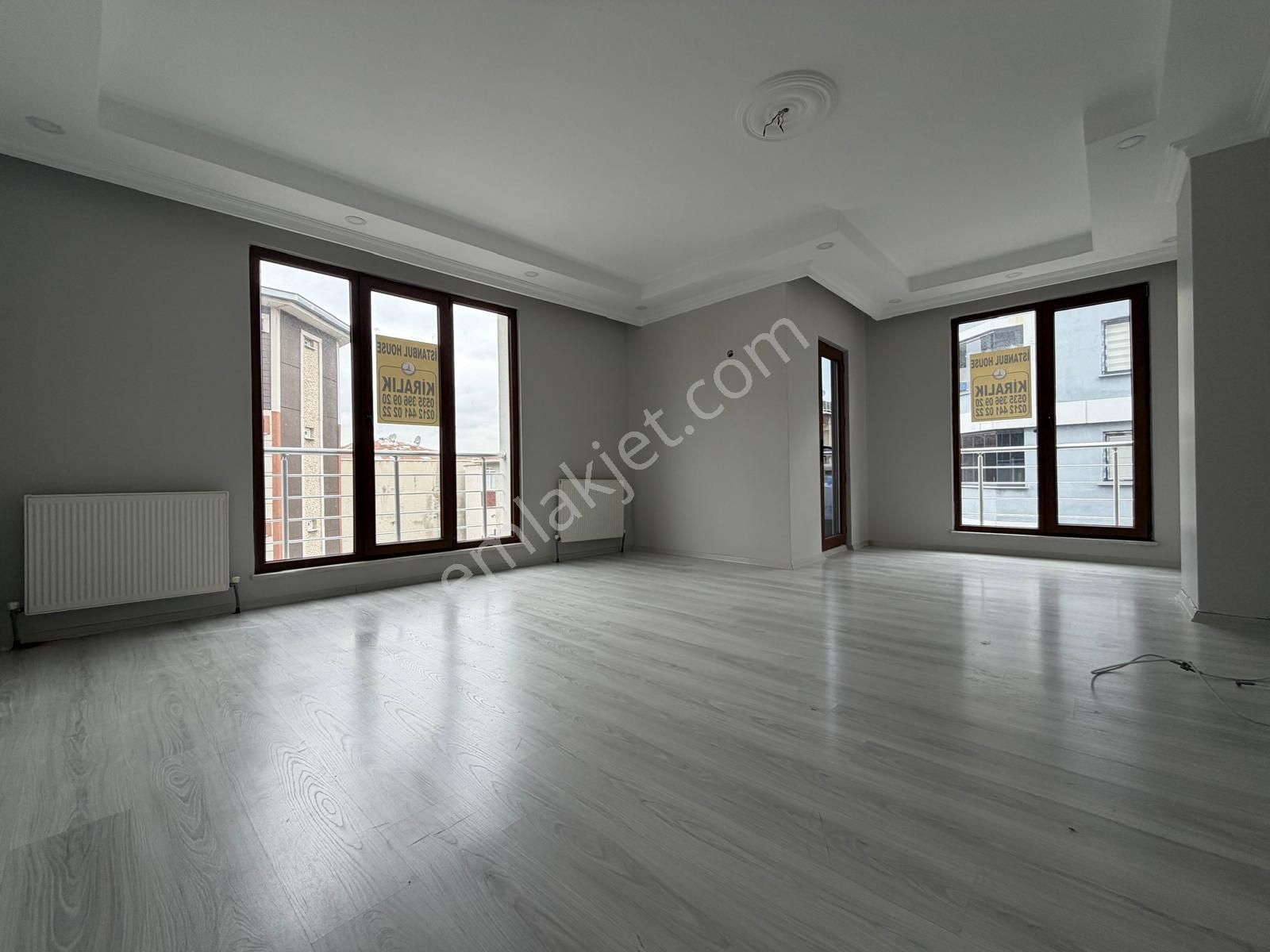 Bahçelievler'de 9 Yıllık Binada K.otoparklı 3+1 Ferah Ara Kat