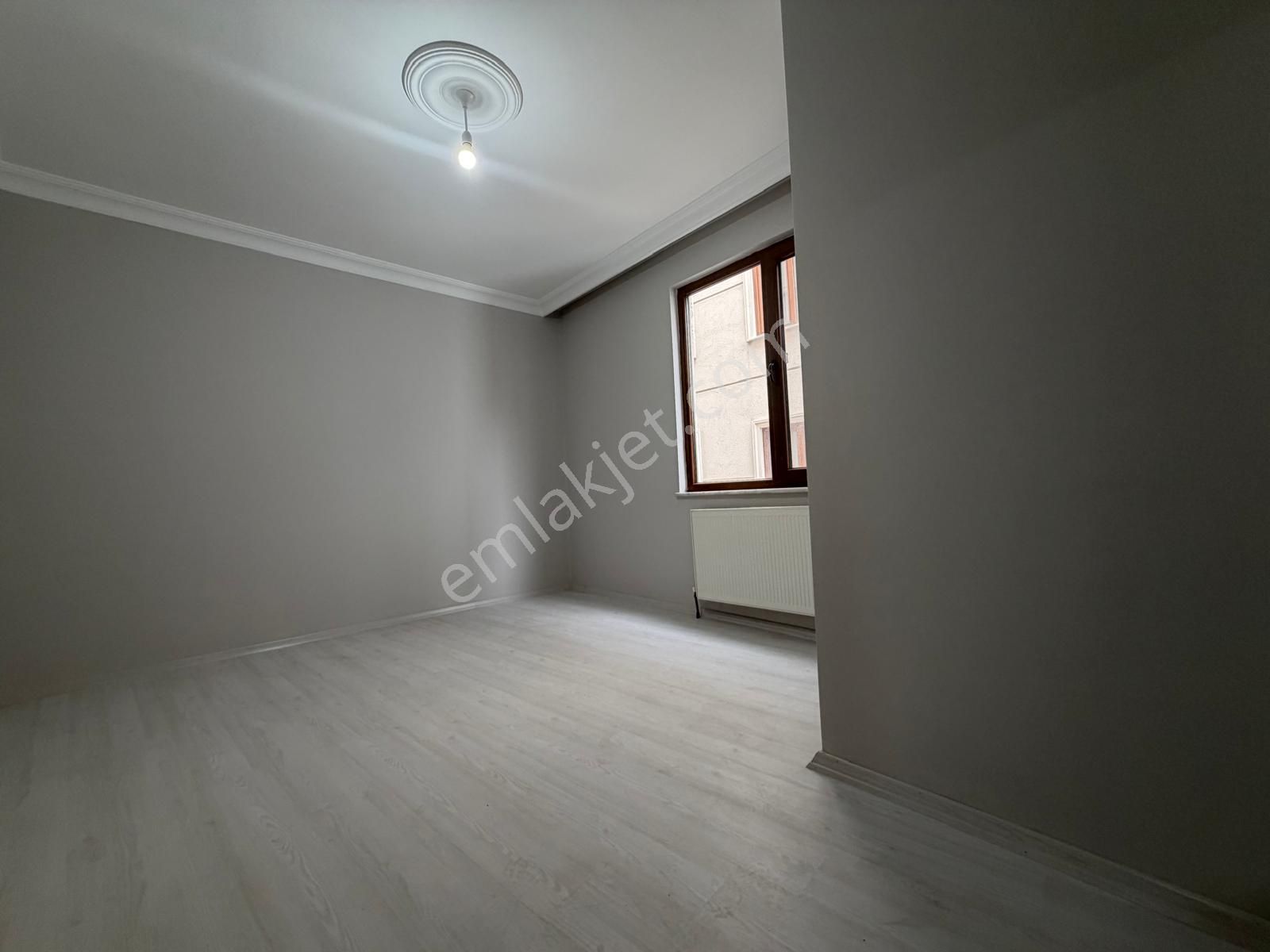 Bahçelievler'de 9 Yıllık Binada K.otoparklı 3+1 Ferah Ara Kat - Görsel 14