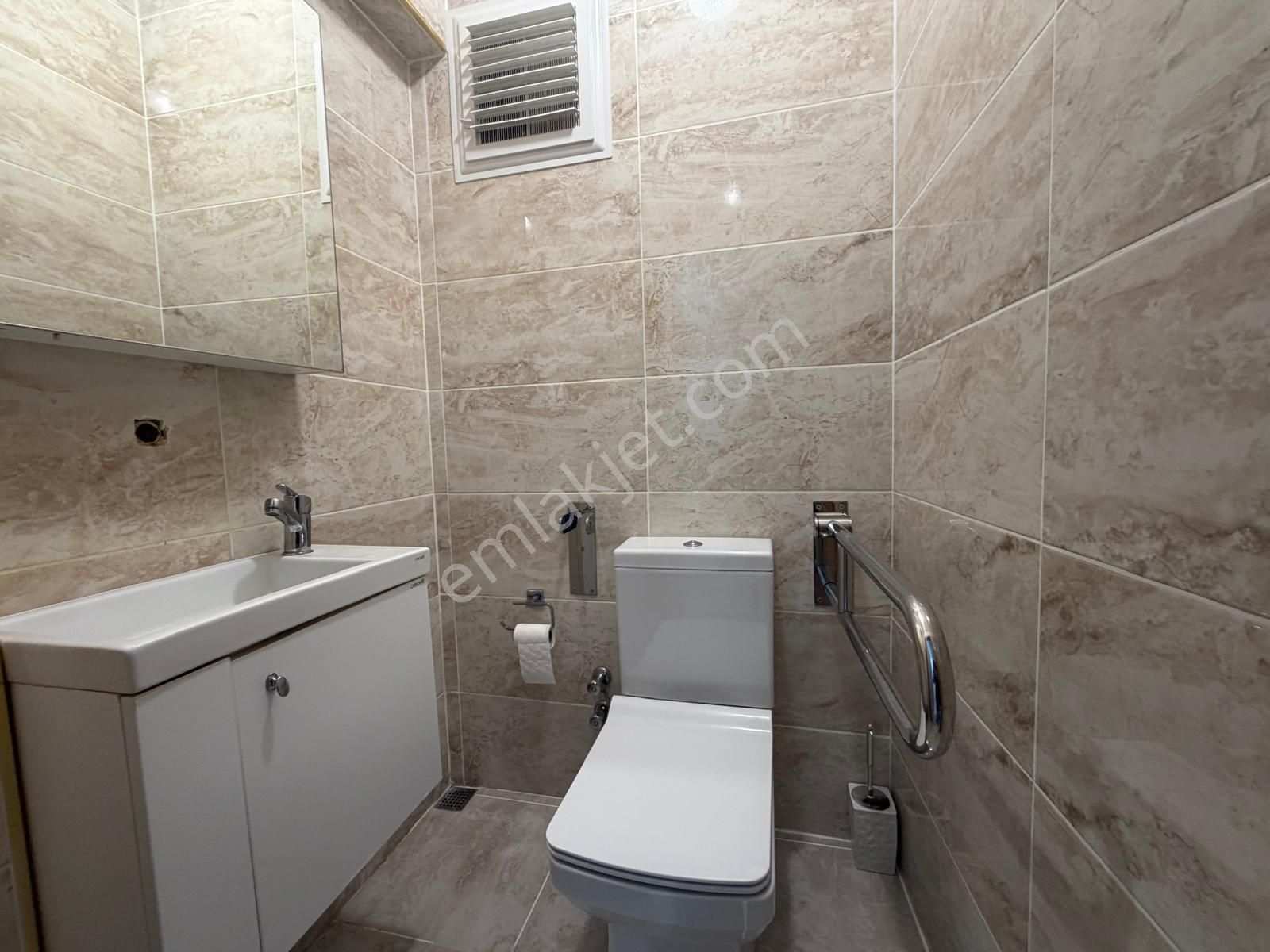 Bahçelievler'de 9 Yıllık Binada K.otoparklı 3+1 Ferah Ara Kat - Görsel 12