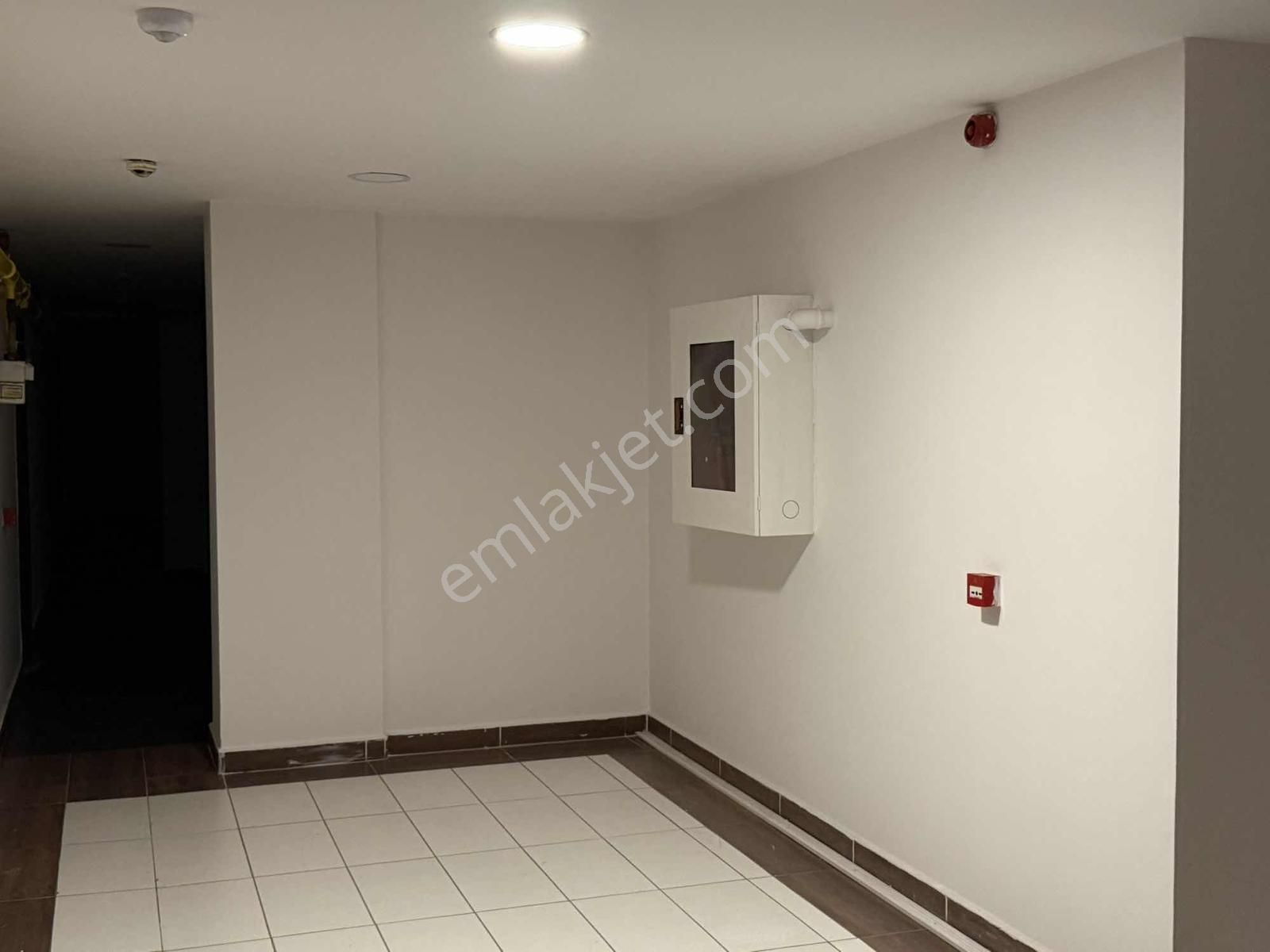 Ataşehir'de Yeni Binada Eşyalı Kiralık 1+1 Daire - Görsel 29