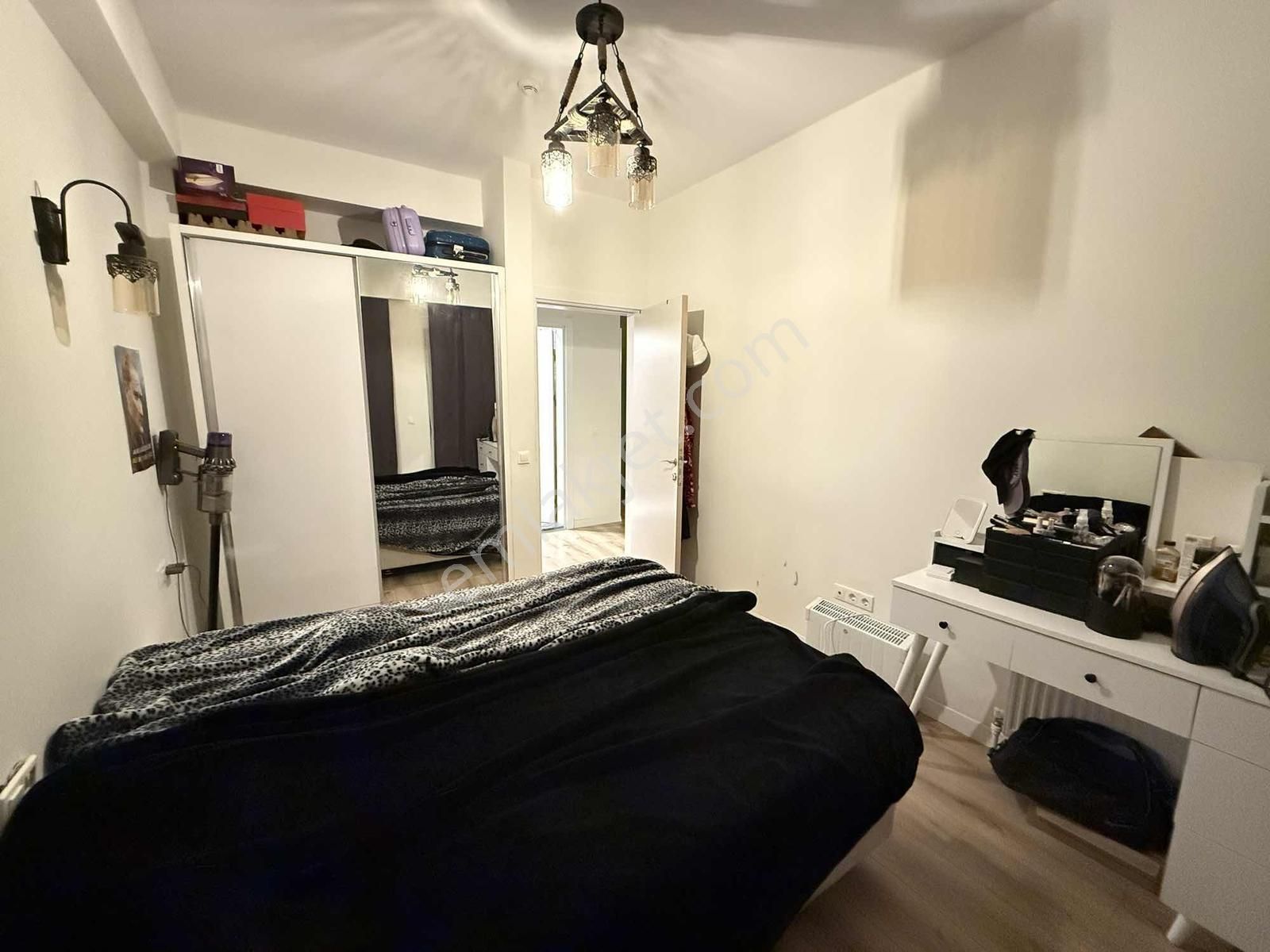 Ataşehir'de Yeni Binada Eşyalı Kiralık 1+1 Daire - Görsel 4