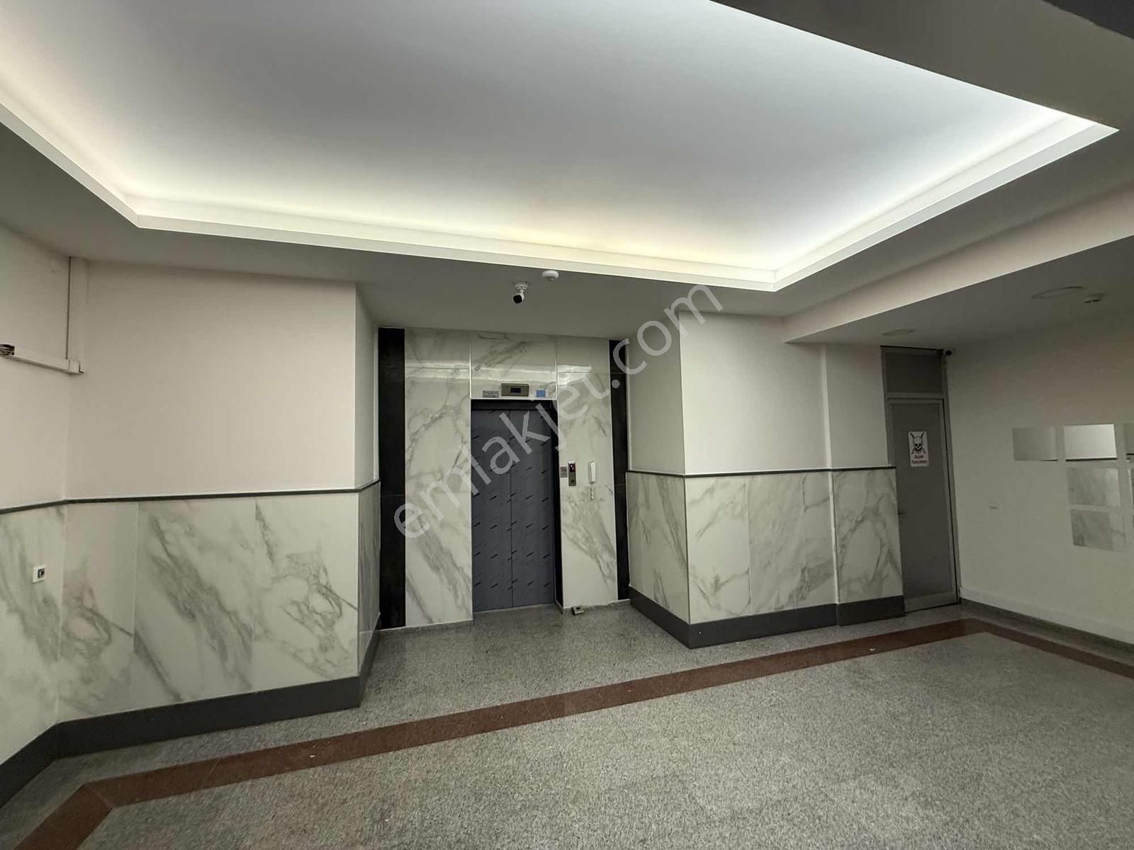 Ataşehir'de Yeni Binada Eşyalı Kiralık 1+1 Daire - Görsel 9