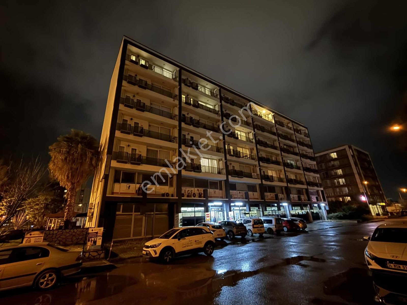 Ataşehir'de Yeni Binada Eşyalı Kiralık 1+1 Daire