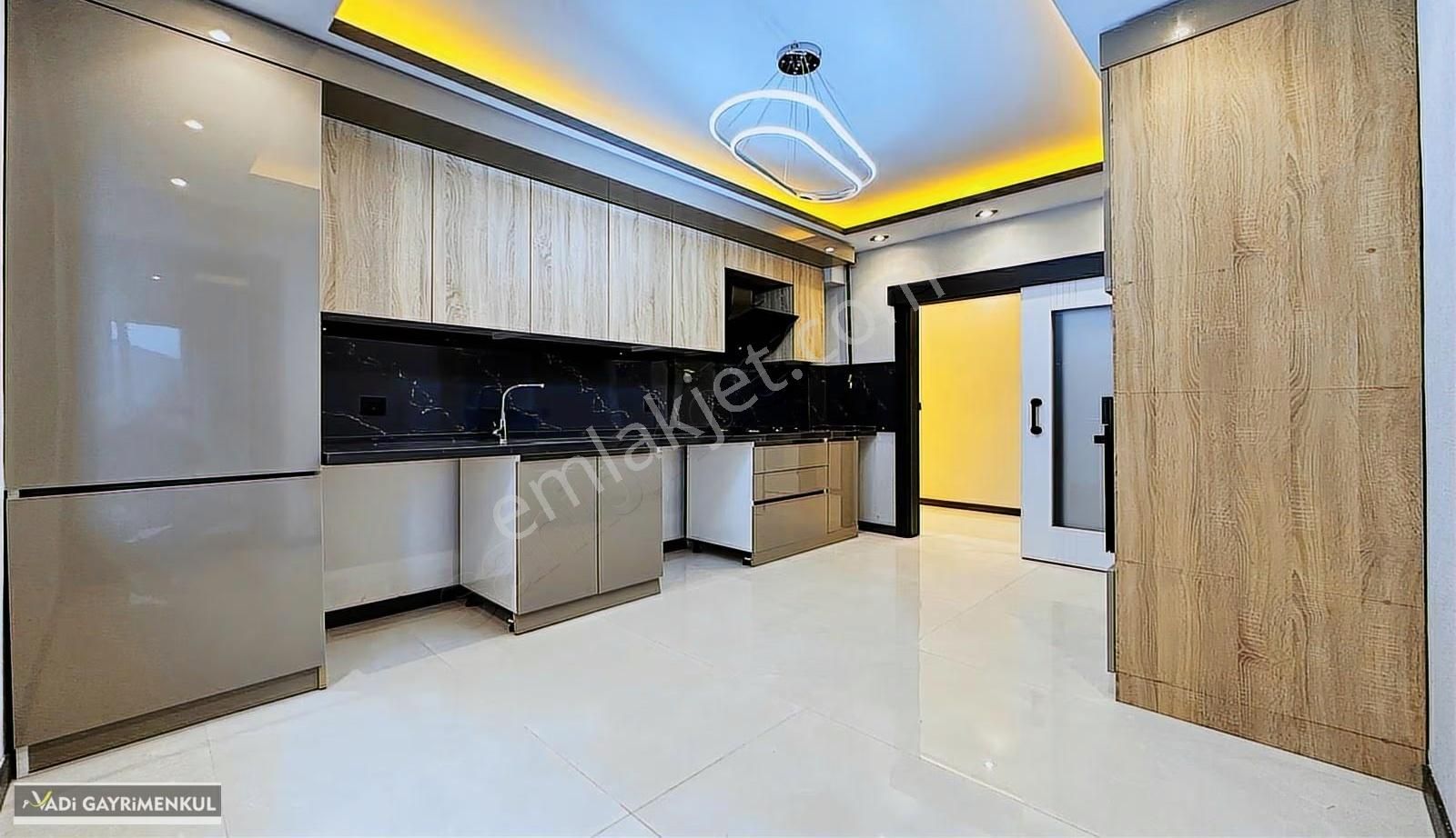 Vadi'den Hisar'da Modern Çizgilerle Tasarlanmış E.banyolu 3+1 ! - Görsel 3