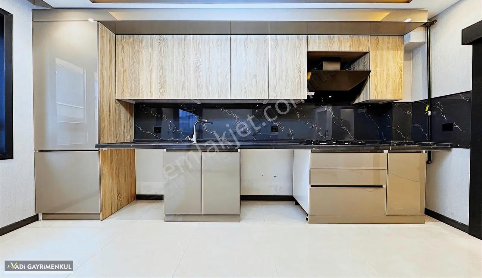 Vadi'den Hisar'da Modern Çizgilerle Tasarlanmış E.banyolu 3+1 ! - Görsel 15