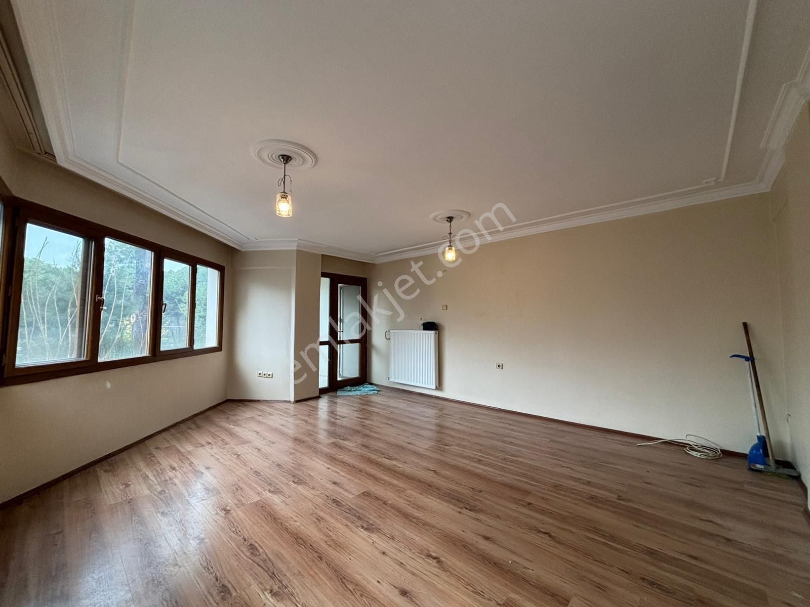 Alsancak Fuar Manzaralı Köşe 3+1 1.kat Bakımlı Kiralık Daire! - Görsel 2