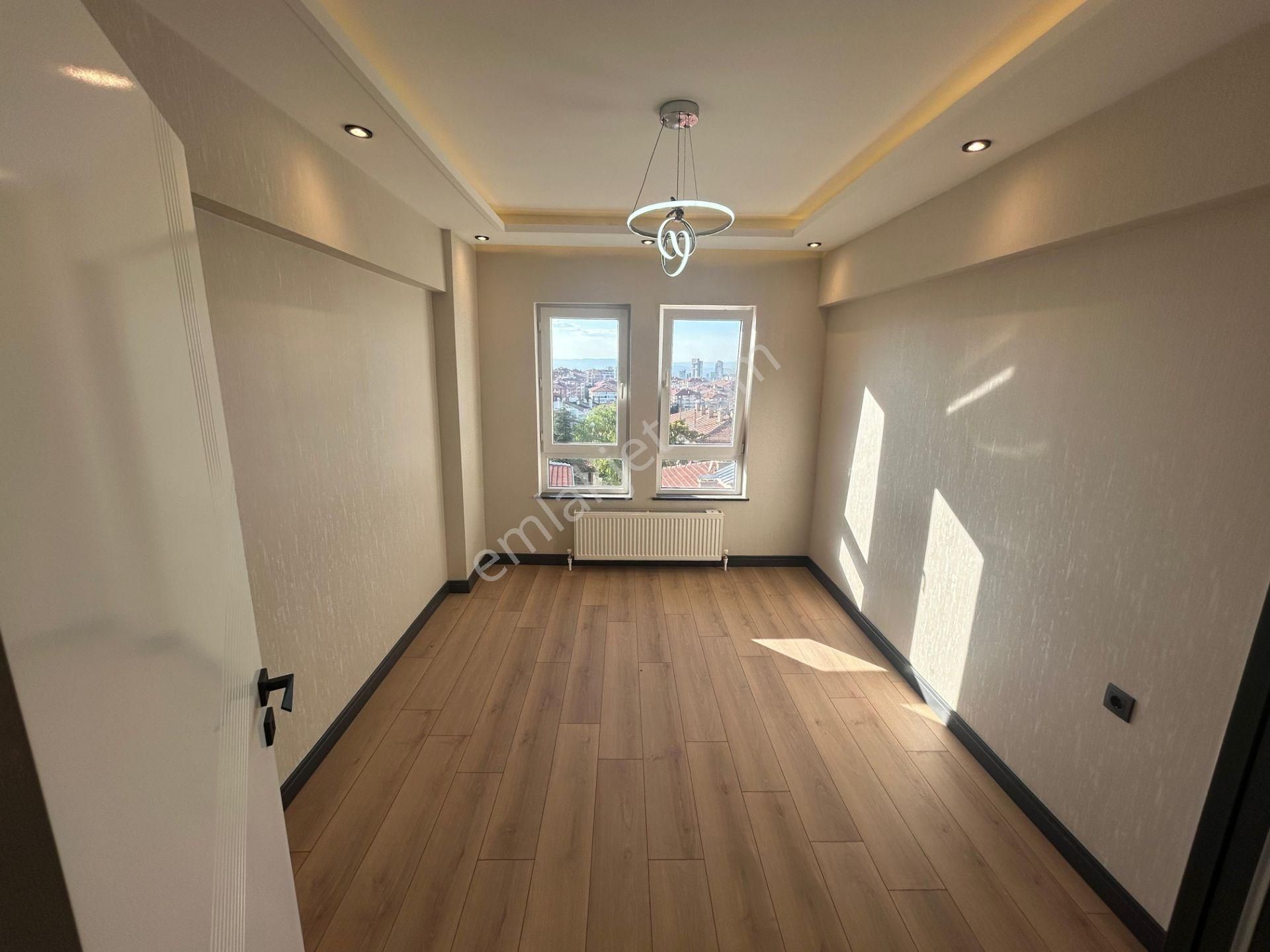 Taner'den Dikmen'de 4+1 Şehir Manzaralı Giyinme Odalı Süper Lüks Dubleks - Görsel 28