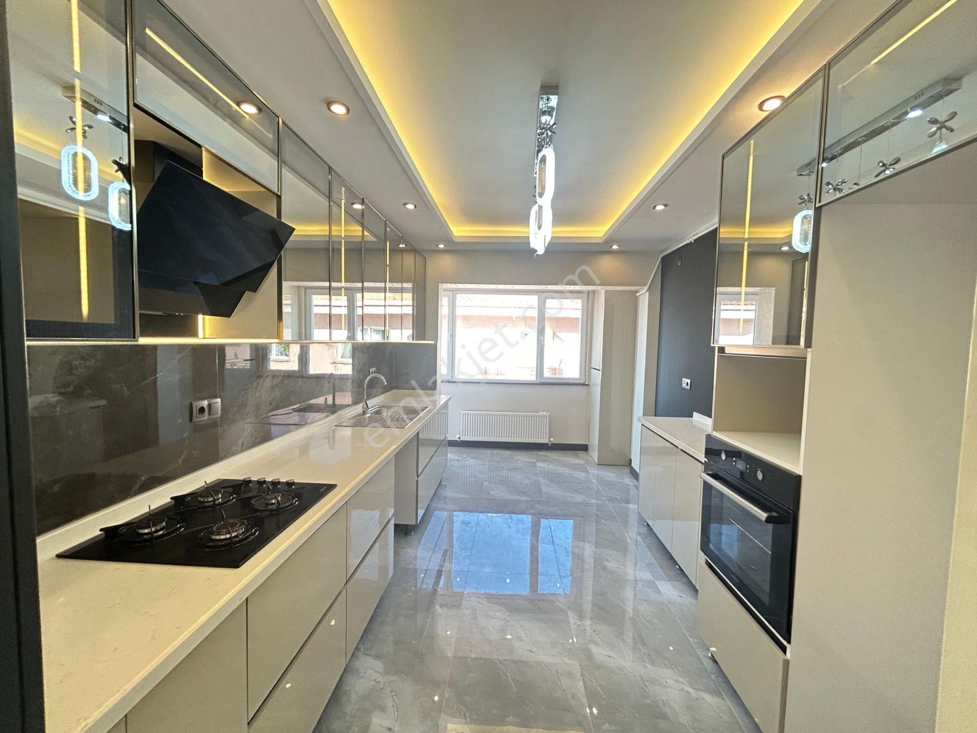 Taner'den Dikmen'de 4+1 Şehir Manzaralı Giyinme Odalı Süper Lüks Dubleks - Görsel 35