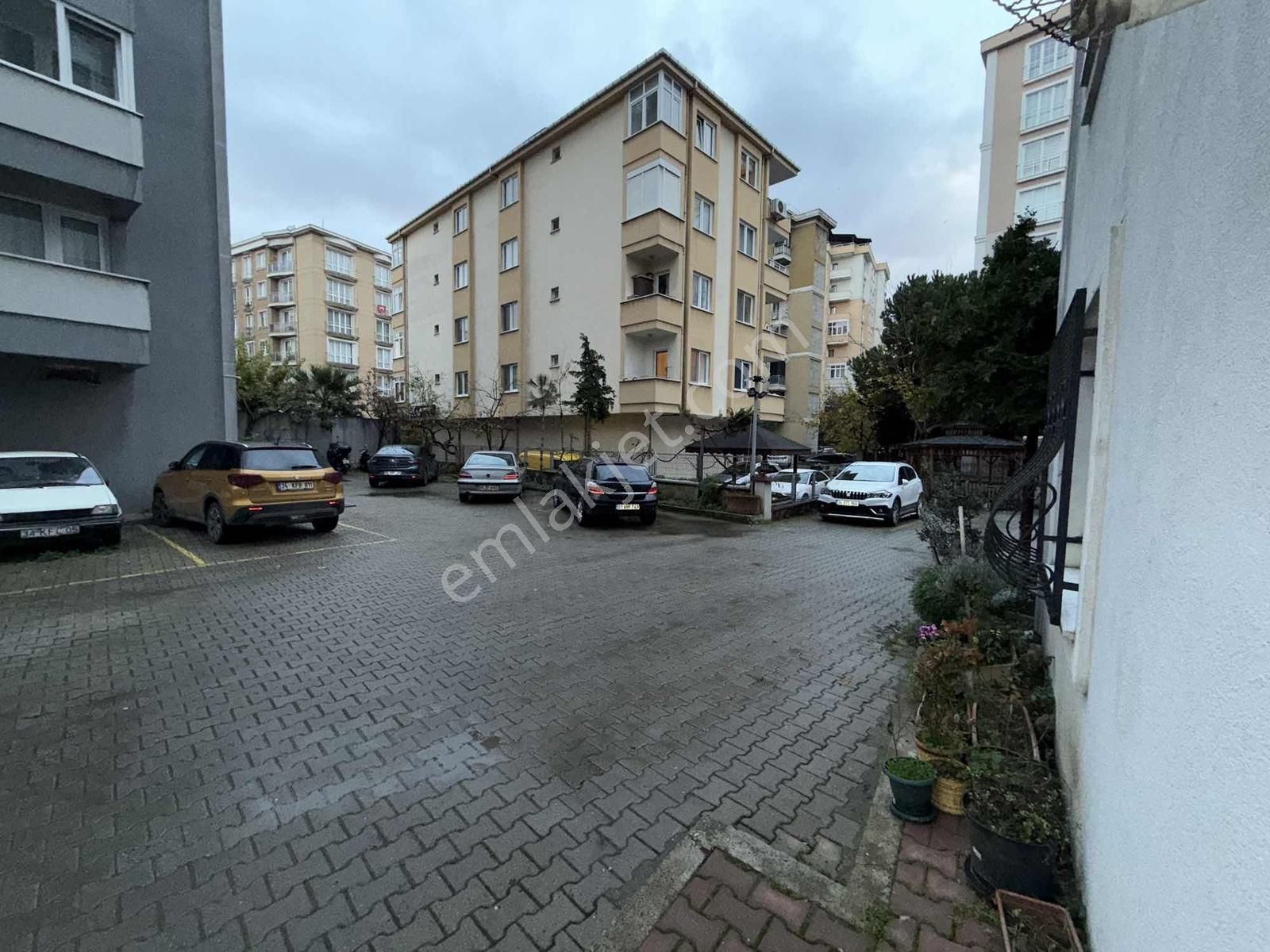 Küçükbakkalköy Mah. Toplu Ulaşıma Cok Yakın 1+1 45 M2 Giriş Kat - Görsel 7