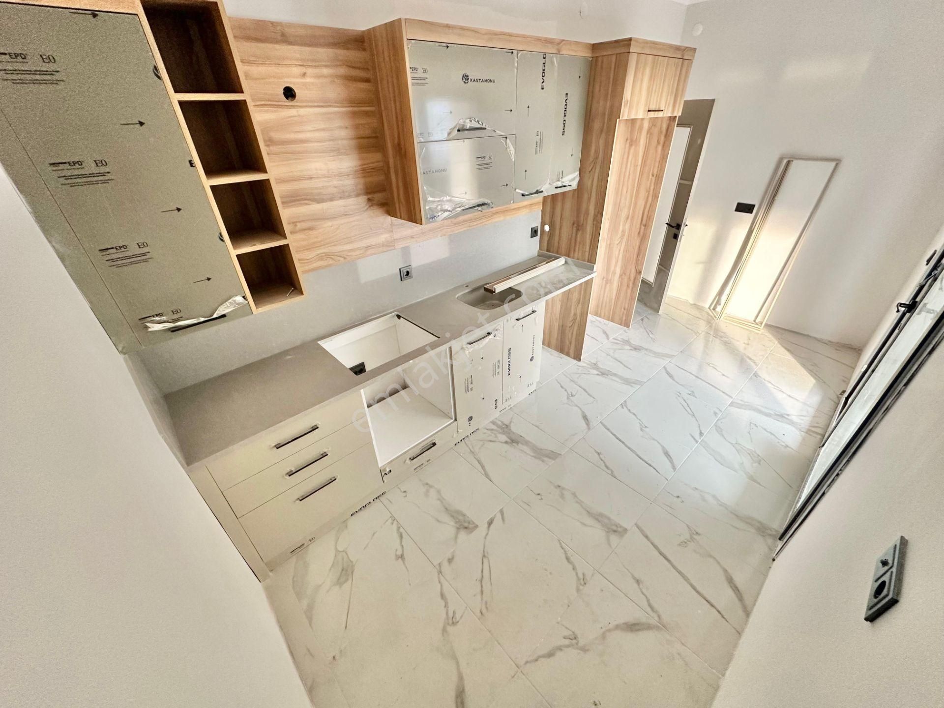 ꧁ay Emlaktan꧂avcılar'da Yüzme Havuzlu Lüks Butik Sitede Denize Sadece 300 Mt Satılık 2+1 Daire - Görsel 8