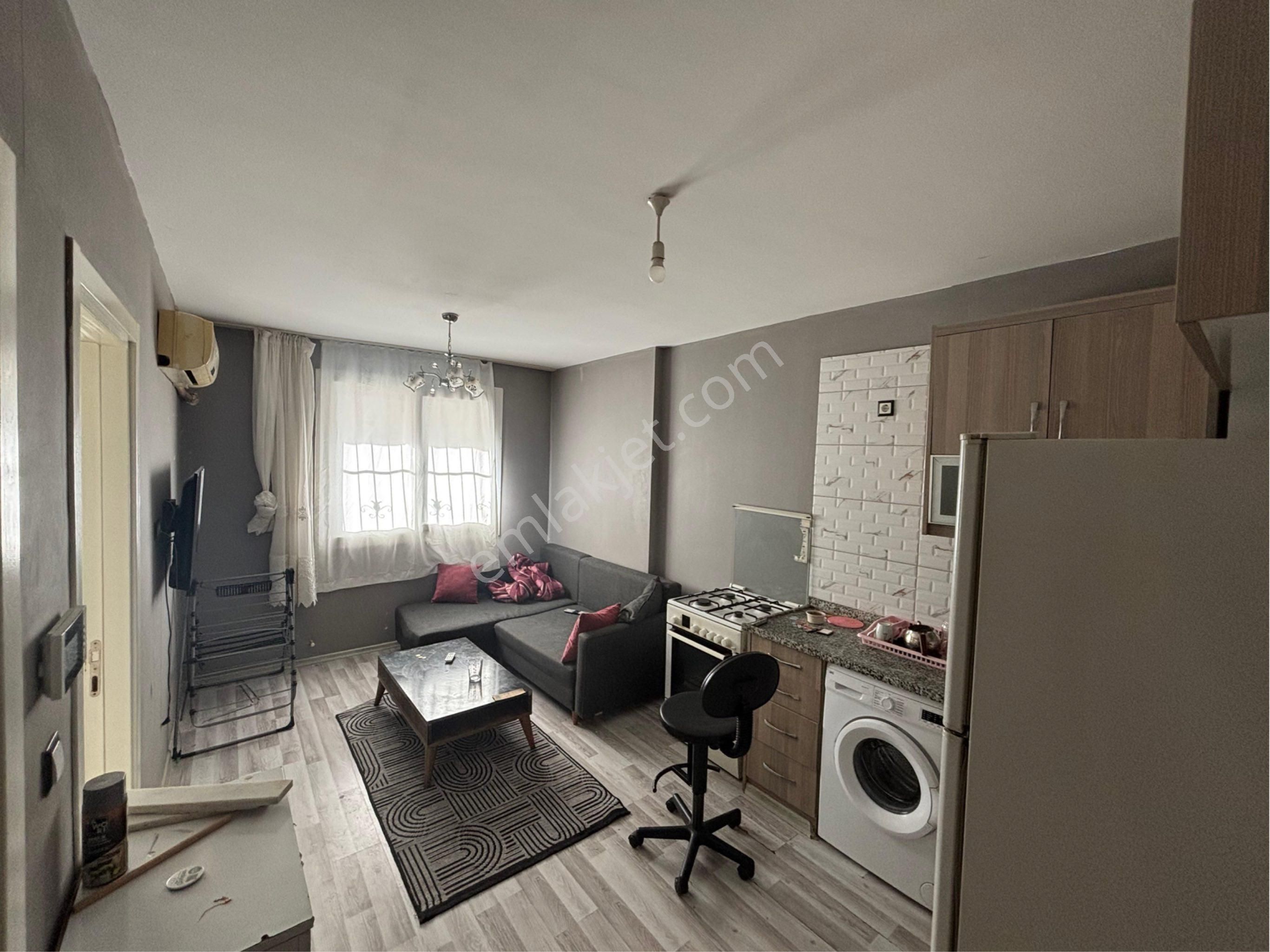 Stad Yakını Anayola Yakın Eşyalı Kiralık 1+1 Daire