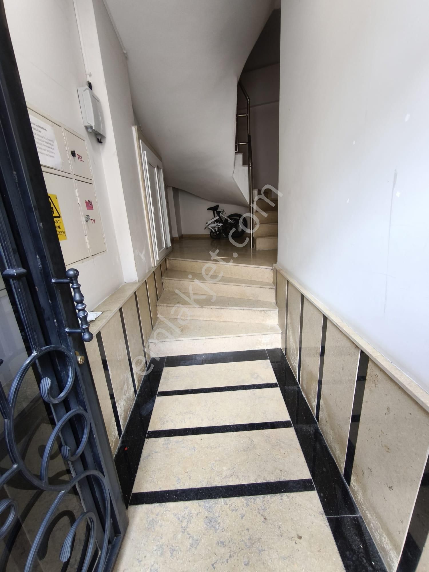 Balçovada Metro Yakını Yeni Binada Eşyalı D.gazlı Arakat Kiralık 1+1 Daire - Görsel 18