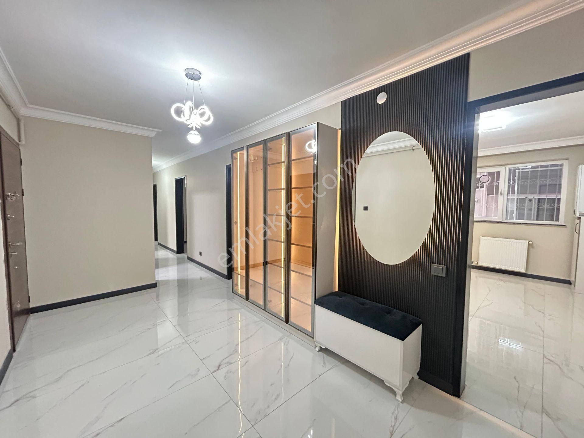 Taner'den Dikmen'de 4+1+kiler 2 Banyolu Asansörlü Kapalı Garajlı - Görsel 11