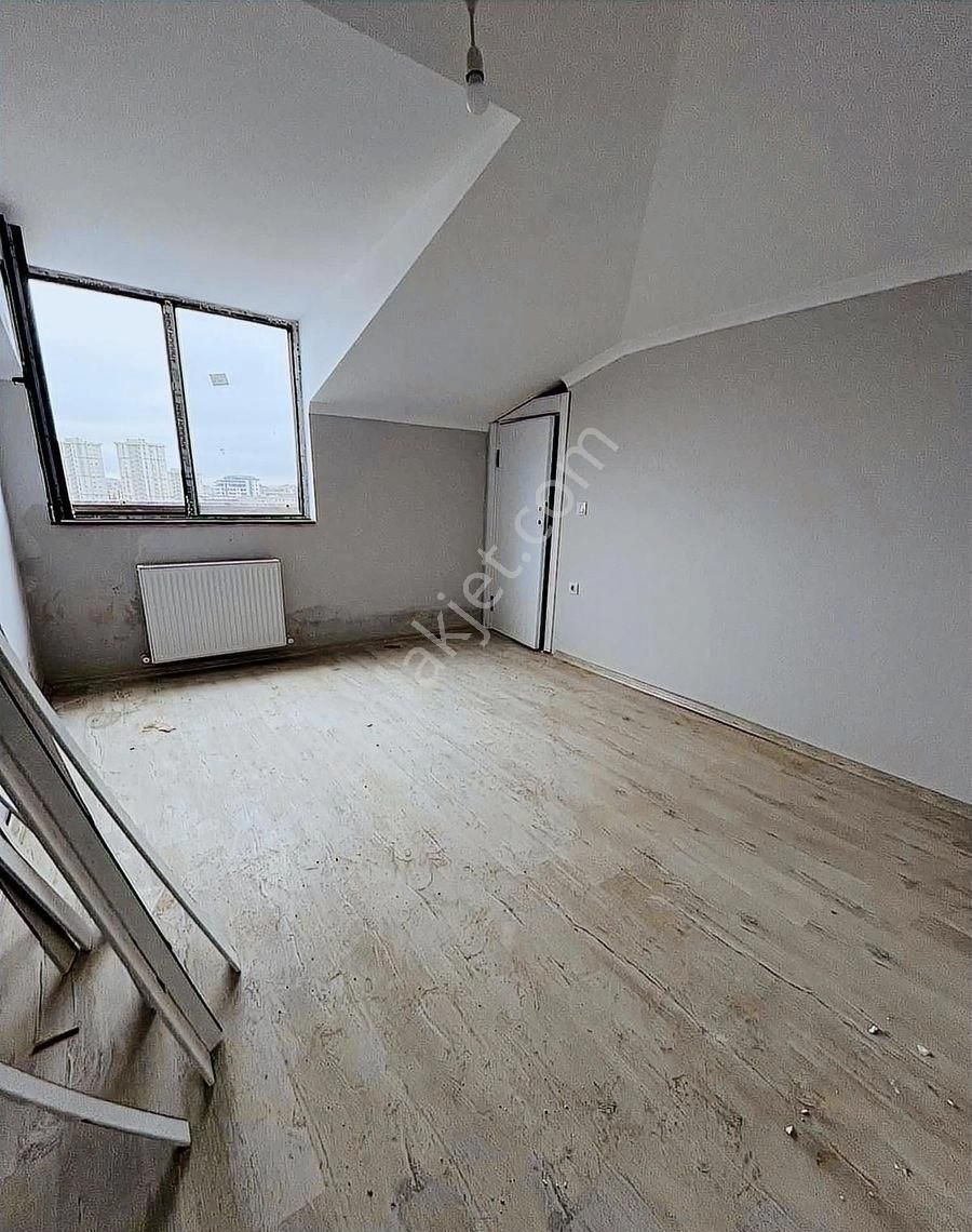 Kirazlıderede Satılık 4+2 Satılık Üst Dublex - Görsel 9